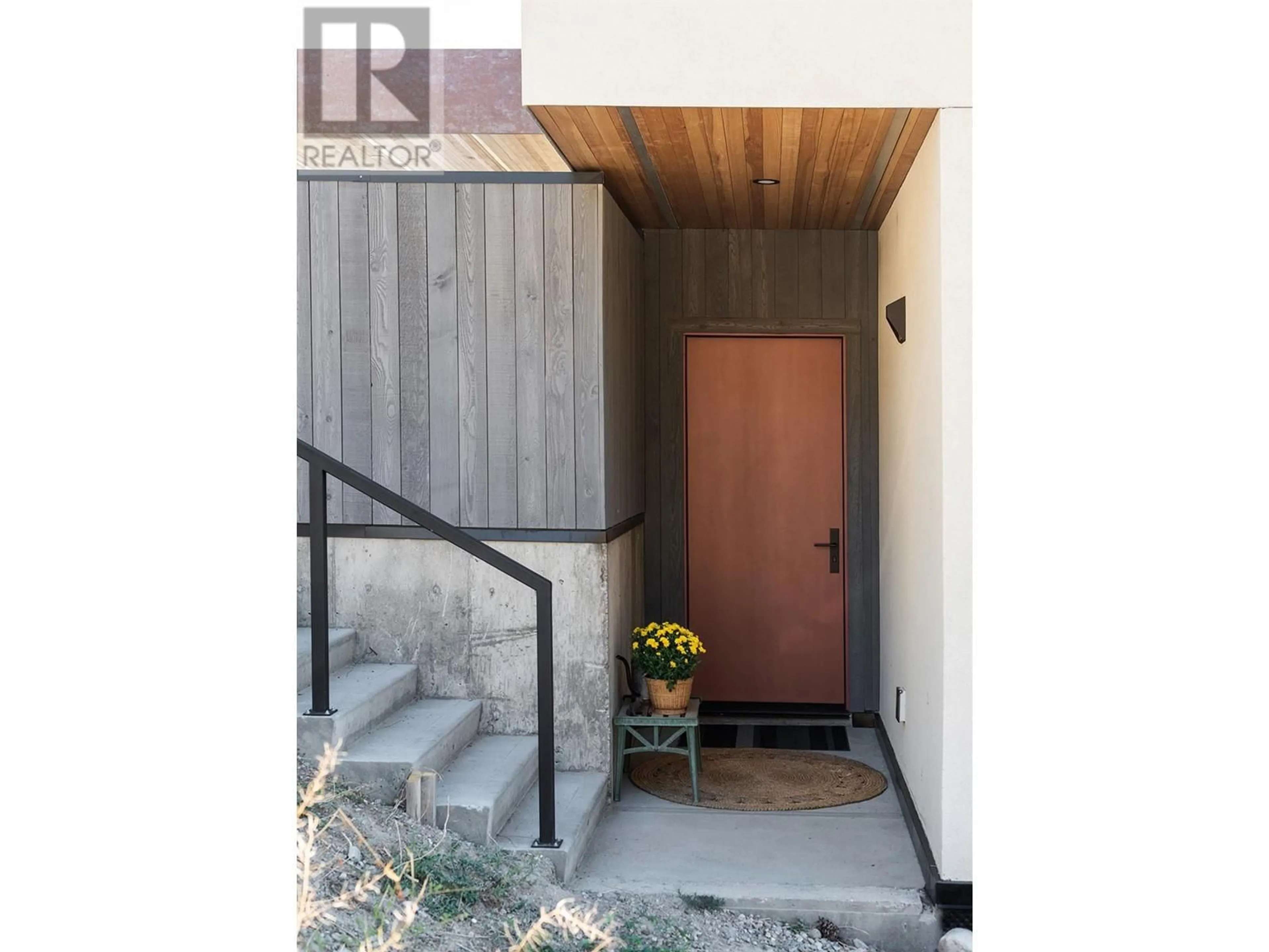 Indoor entryway for 503 WILSON MOUNTAIN ROAD, Oliver British Columbia V0H1T5