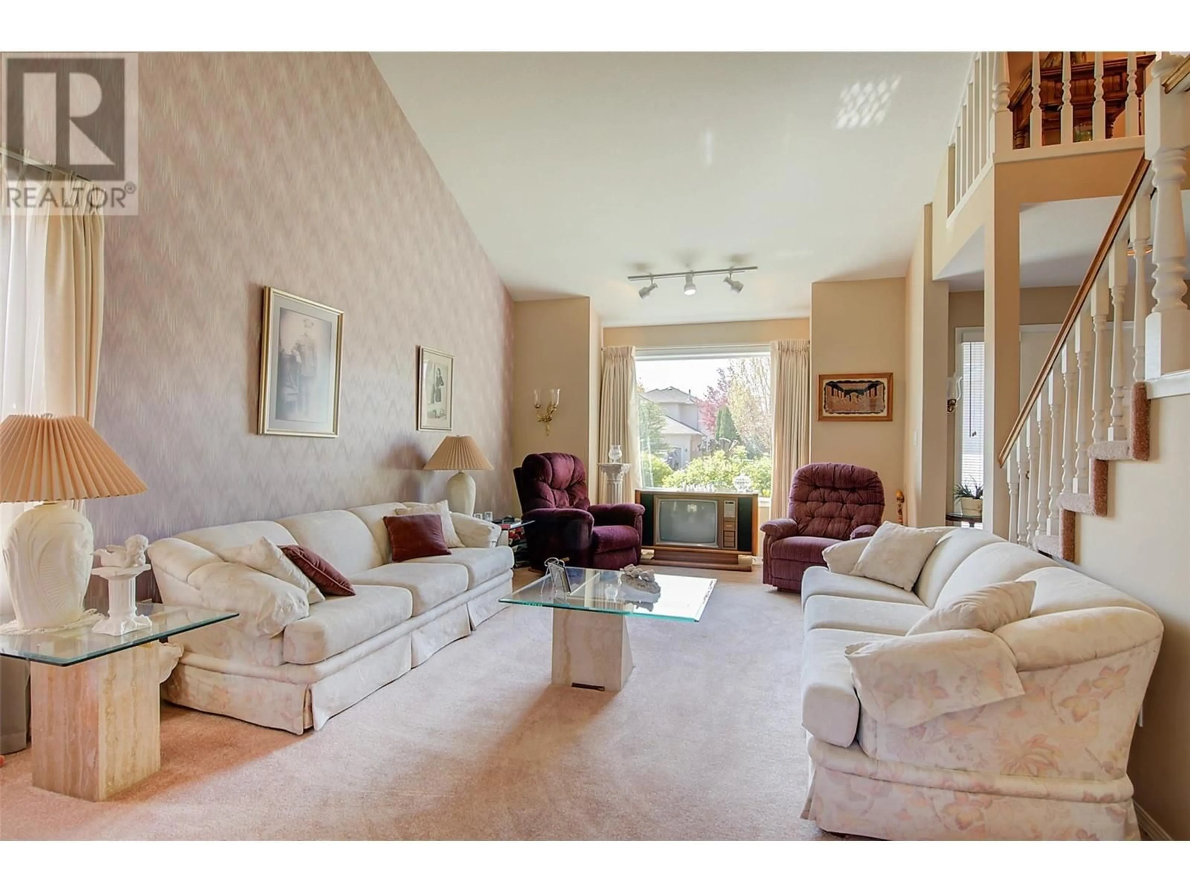 Living room with furniture, unknown for 852 MISSION SPRINGS CRESCENT, Kelowna British Columbia V1W3L9
