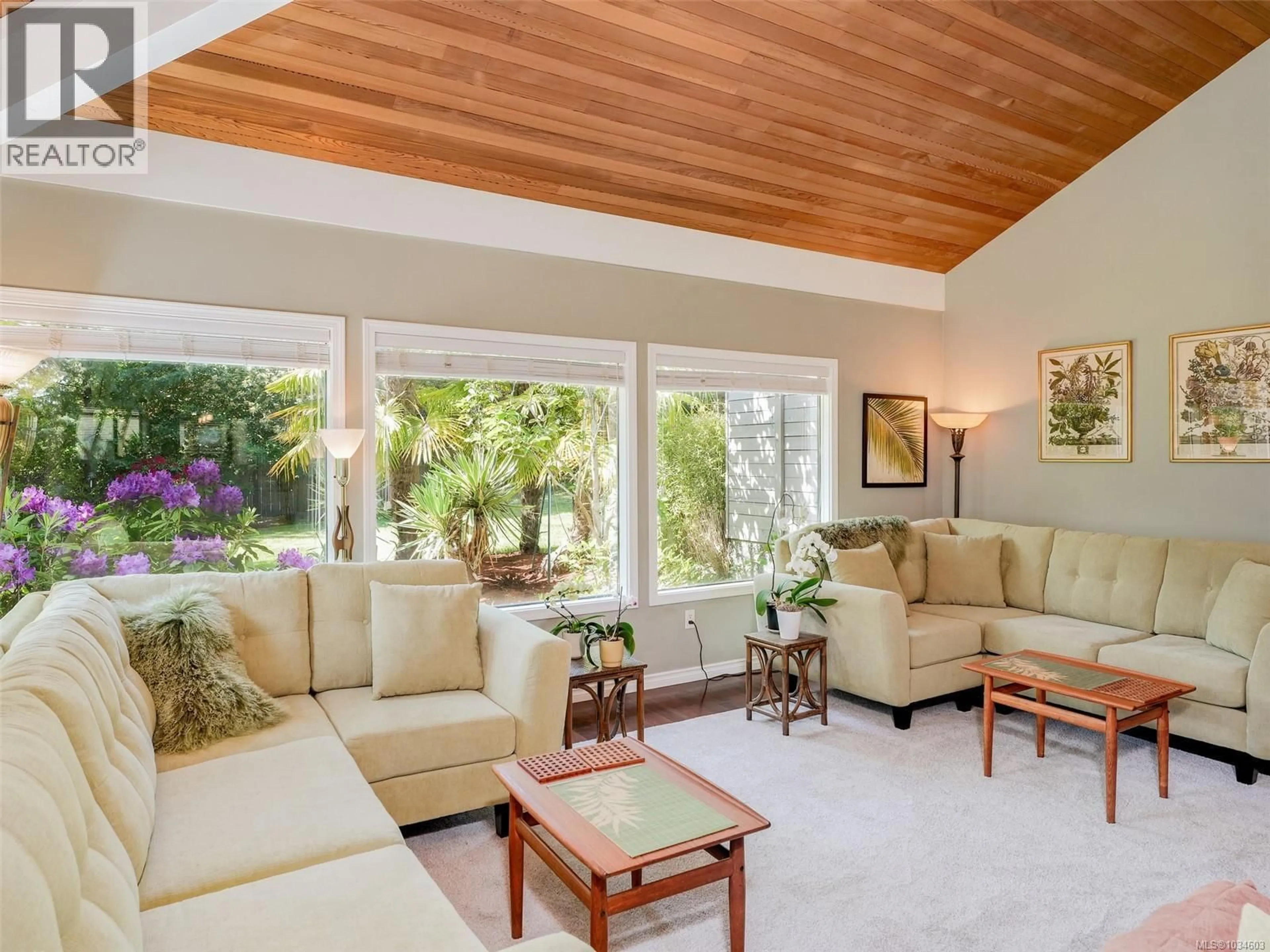 Living room with furniture, unknown for 596 TOWNER ROAD, North Saanich British Columbia V8L5L8