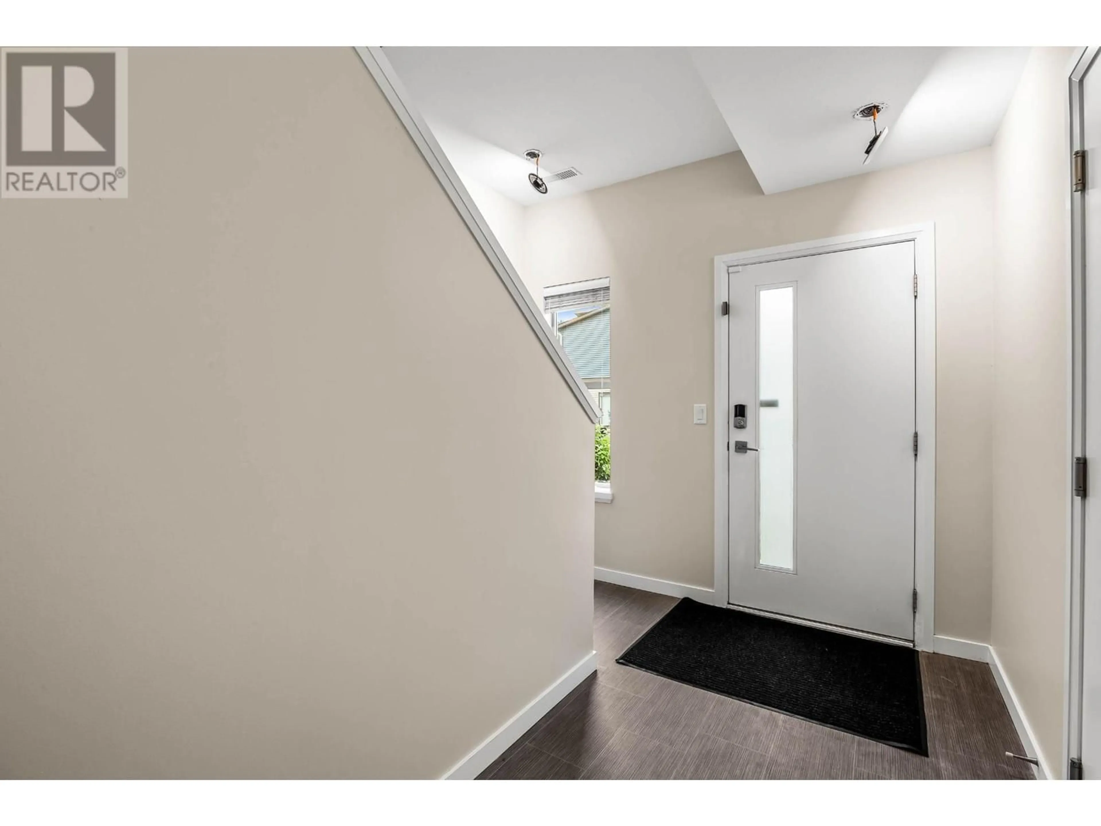 Indoor entryway for 103 - 1850 HUGH ALLAN DRIVE, Kamloops British Columbia V1S0C8