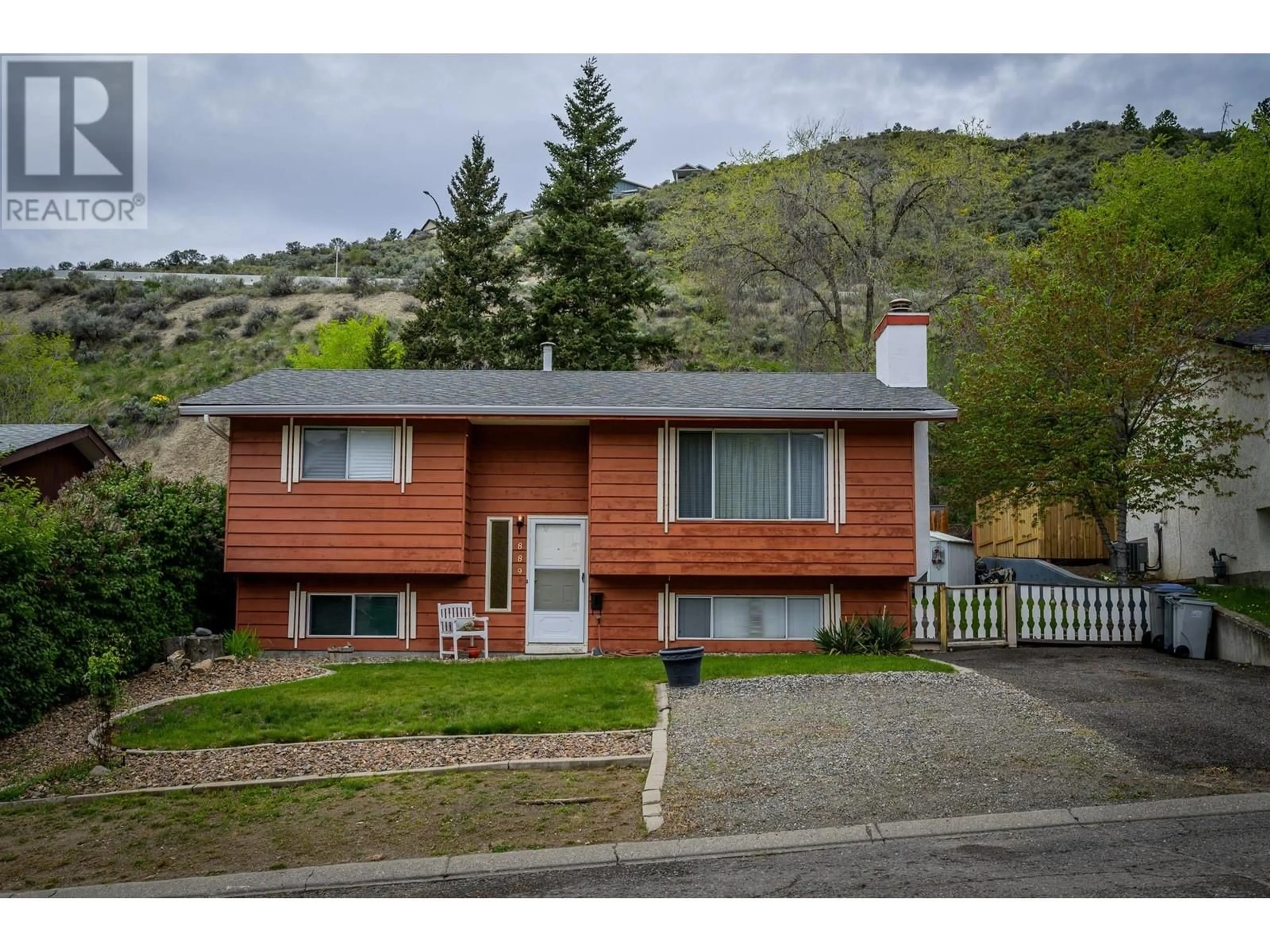 Home with vinyl exterior material, street for 889 MCQUEEN DRIVE, Kamloops British Columbia V2B7X8