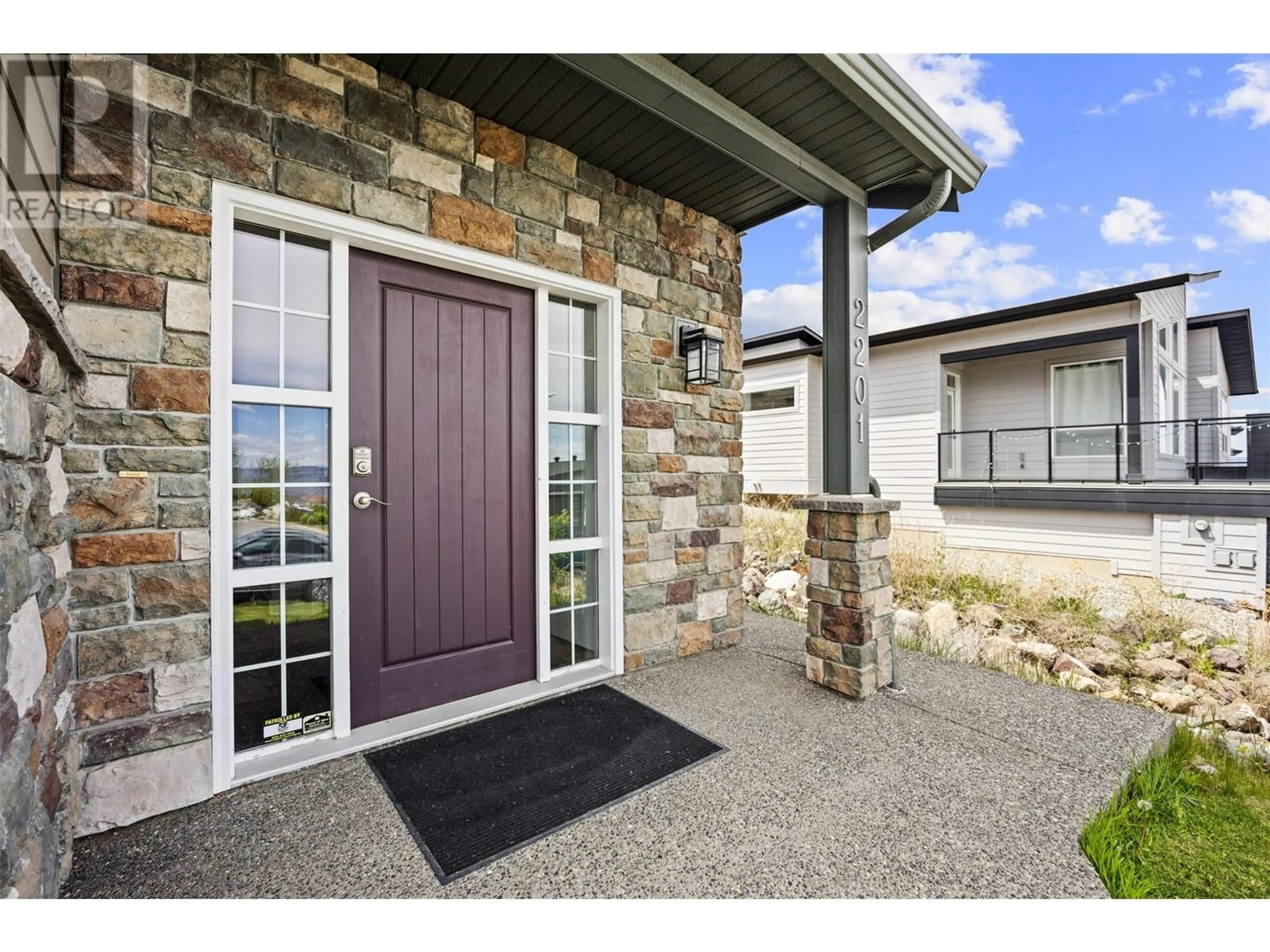 Indoor entryway for 2201 LINFIELD DRIVE, Kamloops British Columbia V1S0B8