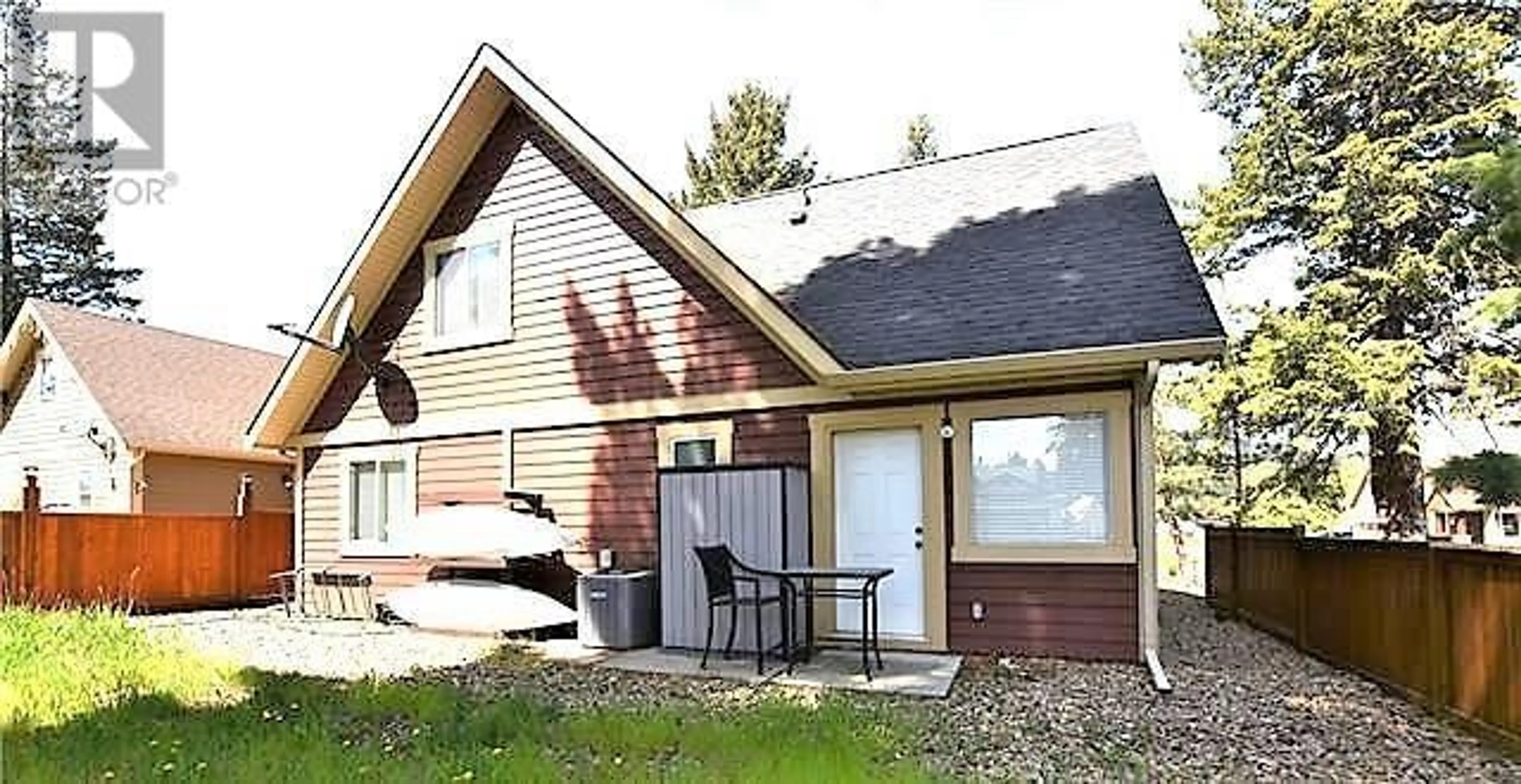 Home with vinyl exterior material, street for 459 IBIS AVENUE, Vernon British Columbia V1H2A1