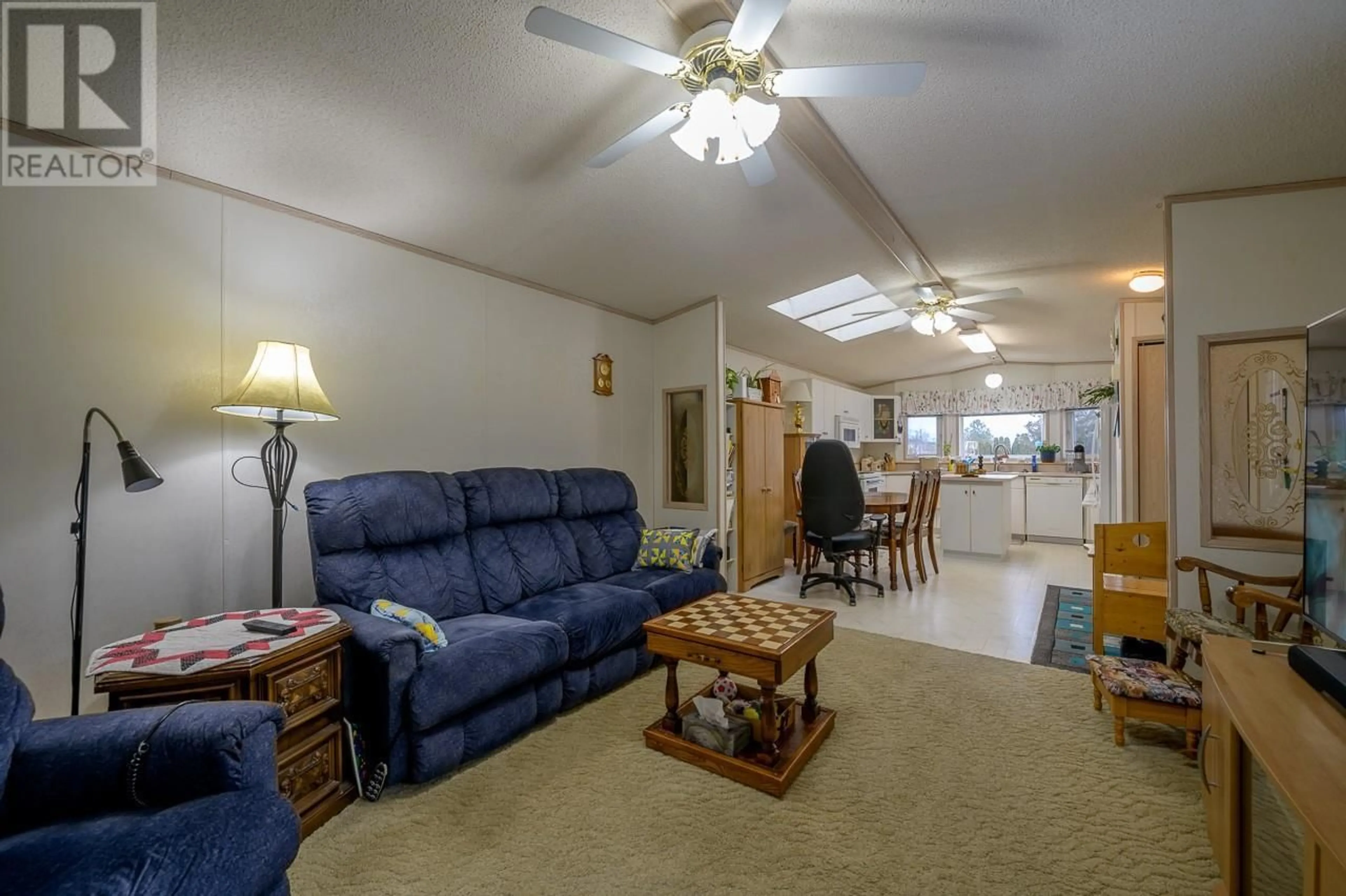 Living room with furniture, unknown for 35 - 1175 ROSE HILL ROAD, Kamloops British Columbia V2E1G9