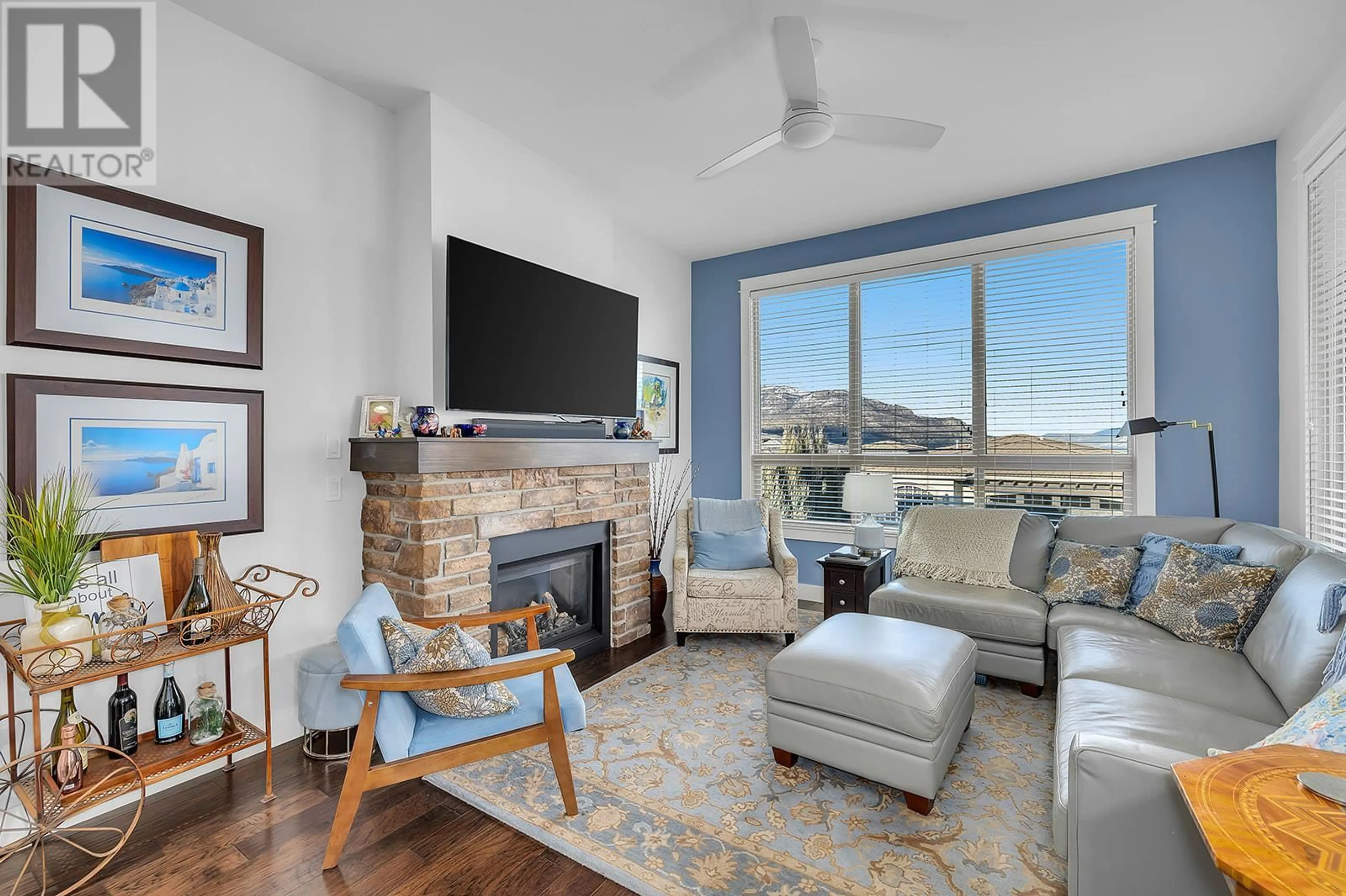 Living room with furniture, unknown for 1605 MARINA WAY, West Kelowna British Columbia V1Z4E1