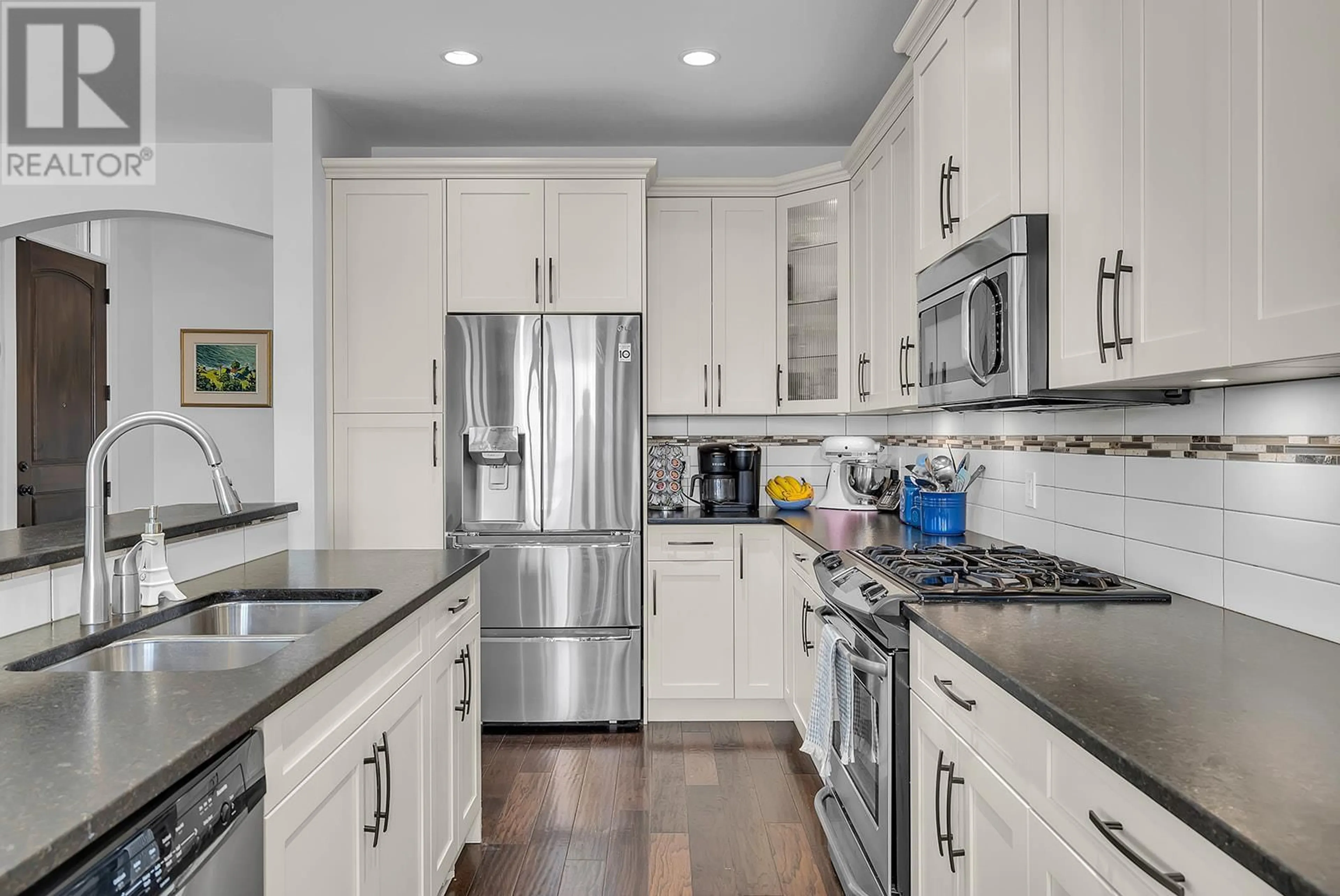 Open concept kitchen, ceramic/tile floor for 1605 MARINA WAY, West Kelowna British Columbia V1Z4E1