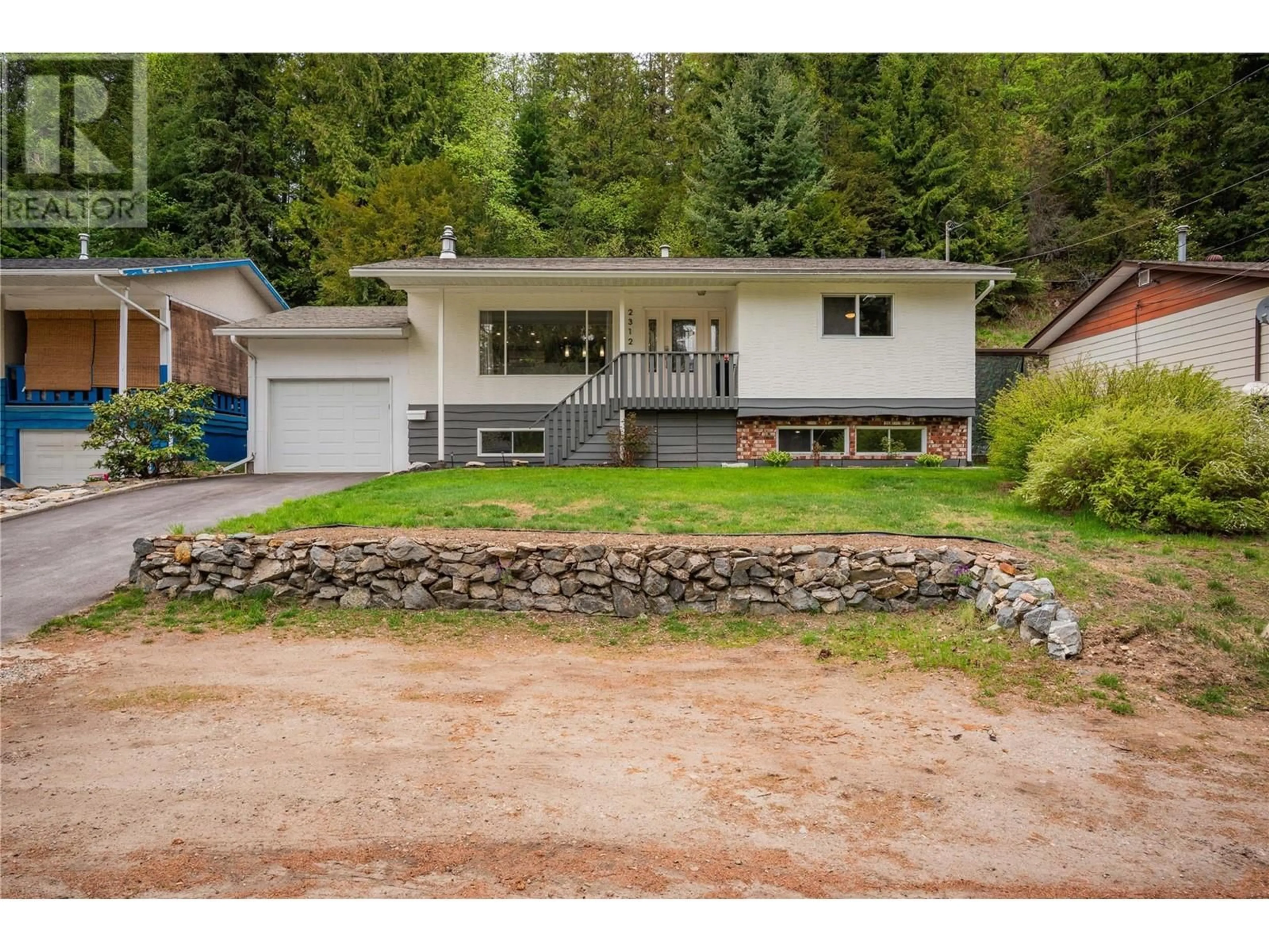 A pic from outside/outdoor area/front of a property/back of a property/a pic from drone, street for 2312 11TH AVENUE, Castlegar British Columbia V1N3A6