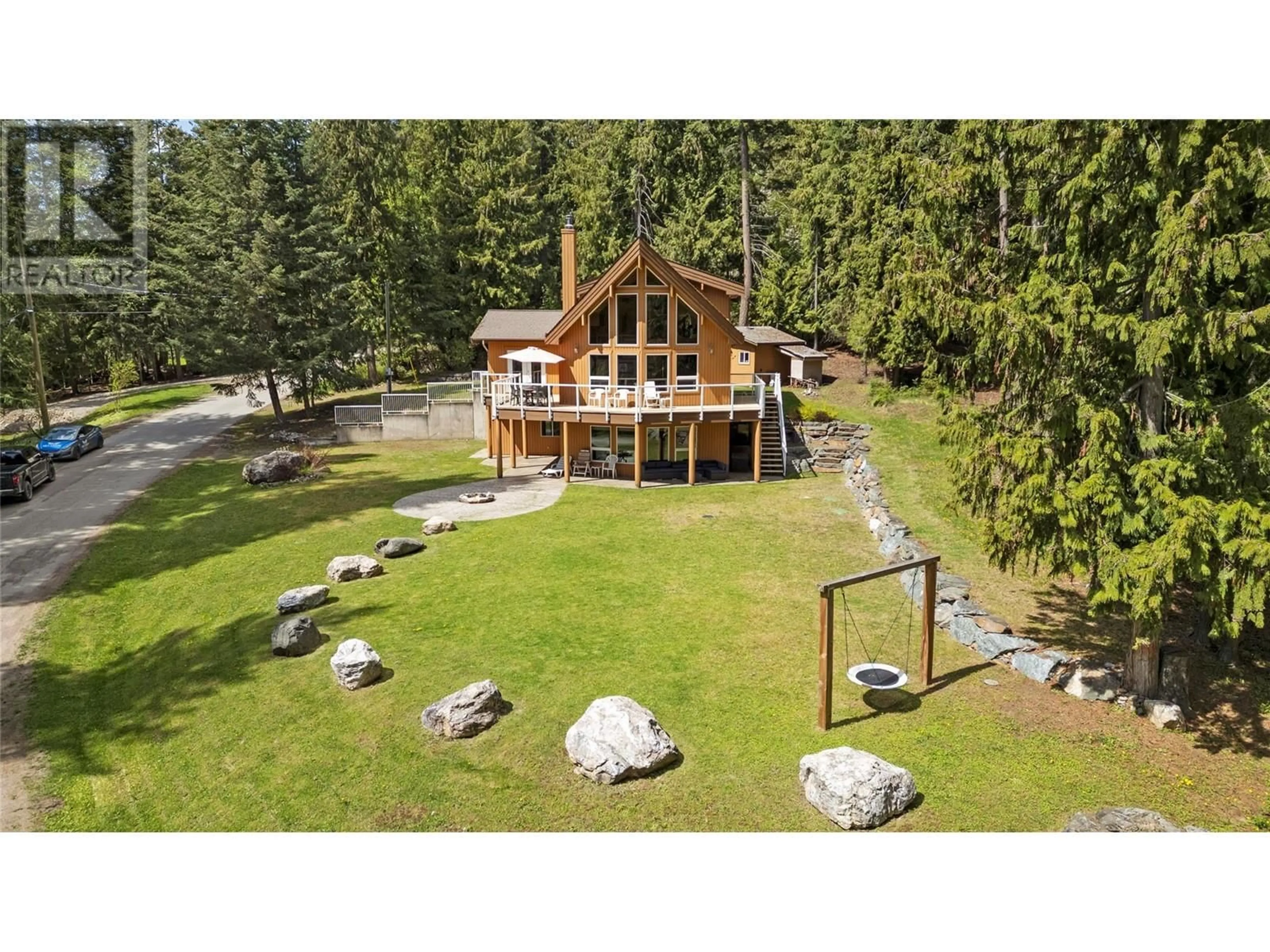 A pic from outside/outdoor area/front of a property/back of a property/a pic from drone, unknown for 7889 GARDINER ROAD, Anglemont British Columbia V0E1M8