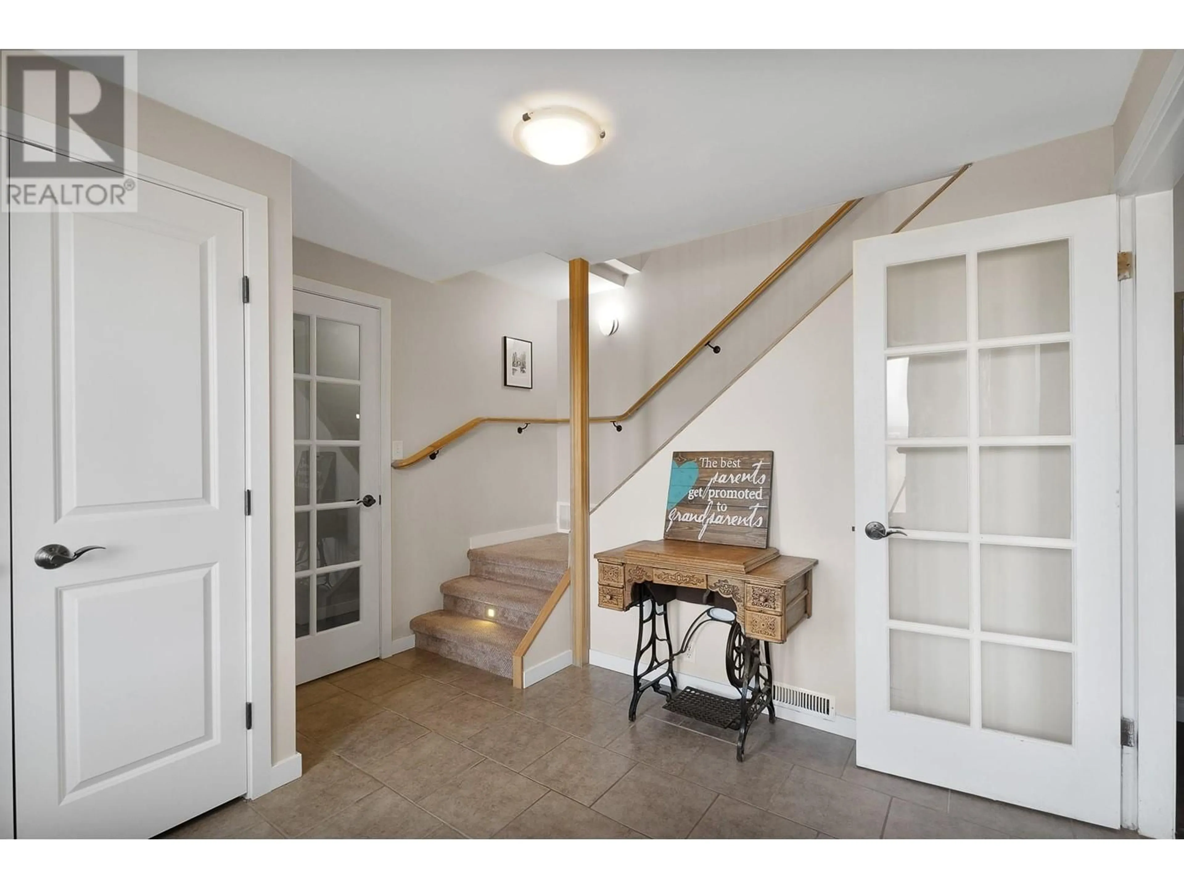 Indoor entryway for 1311 SUNRISE DRIVE, Kamloops British Columbia V2C5H3