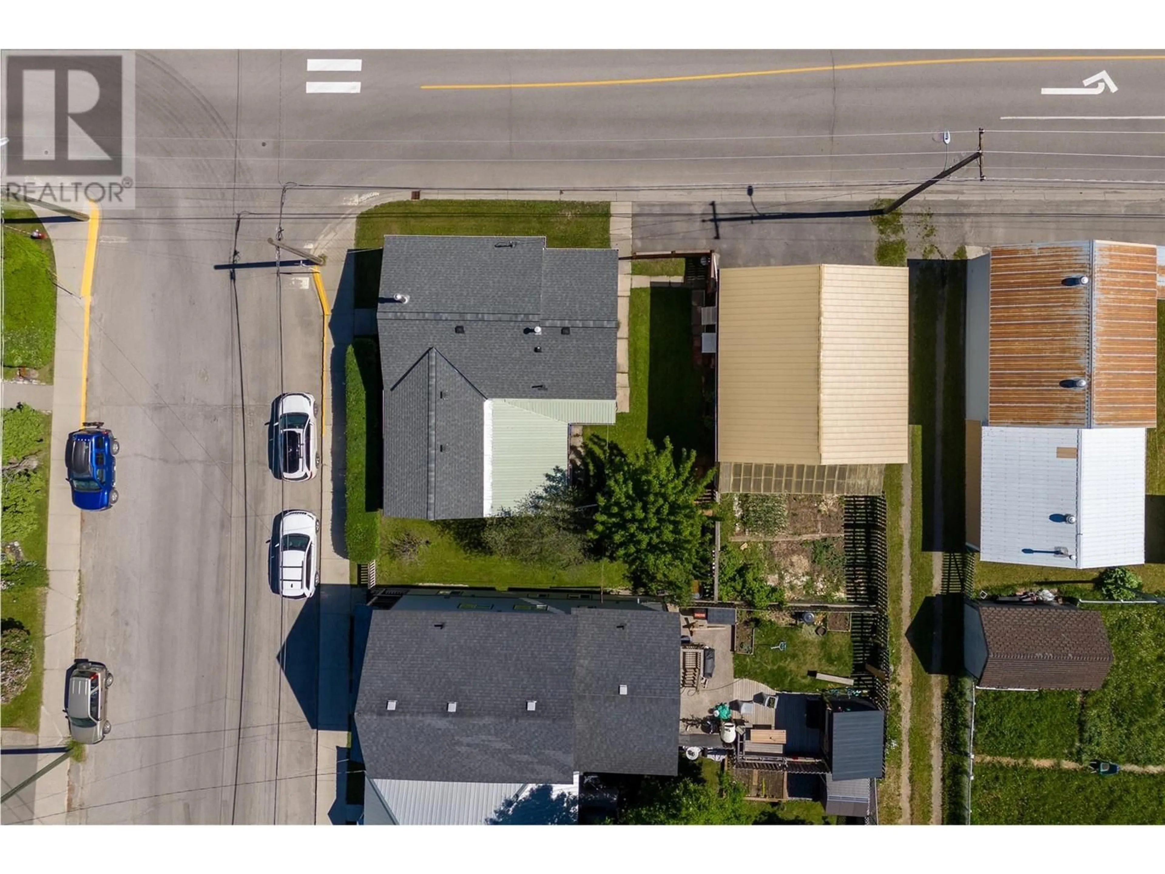 A pic from outside/outdoor area/front of a property/back of a property/a pic from drone, street for 1292 2ND AVENUE, Fernie British Columbia V0B1M0