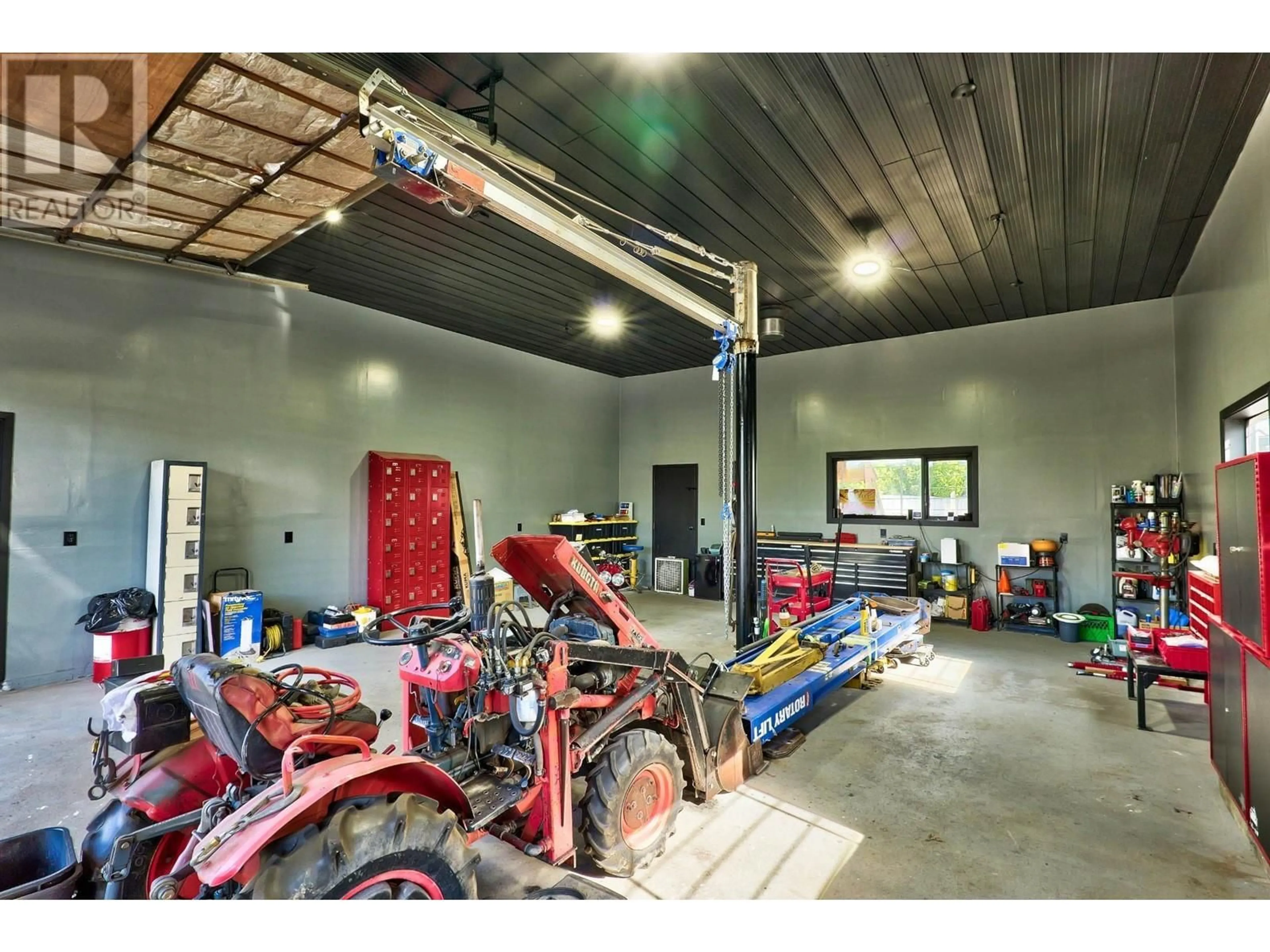 Indoor garage for 509 DURANGO DRIVE, Kamloops British Columbia V2C6Y5