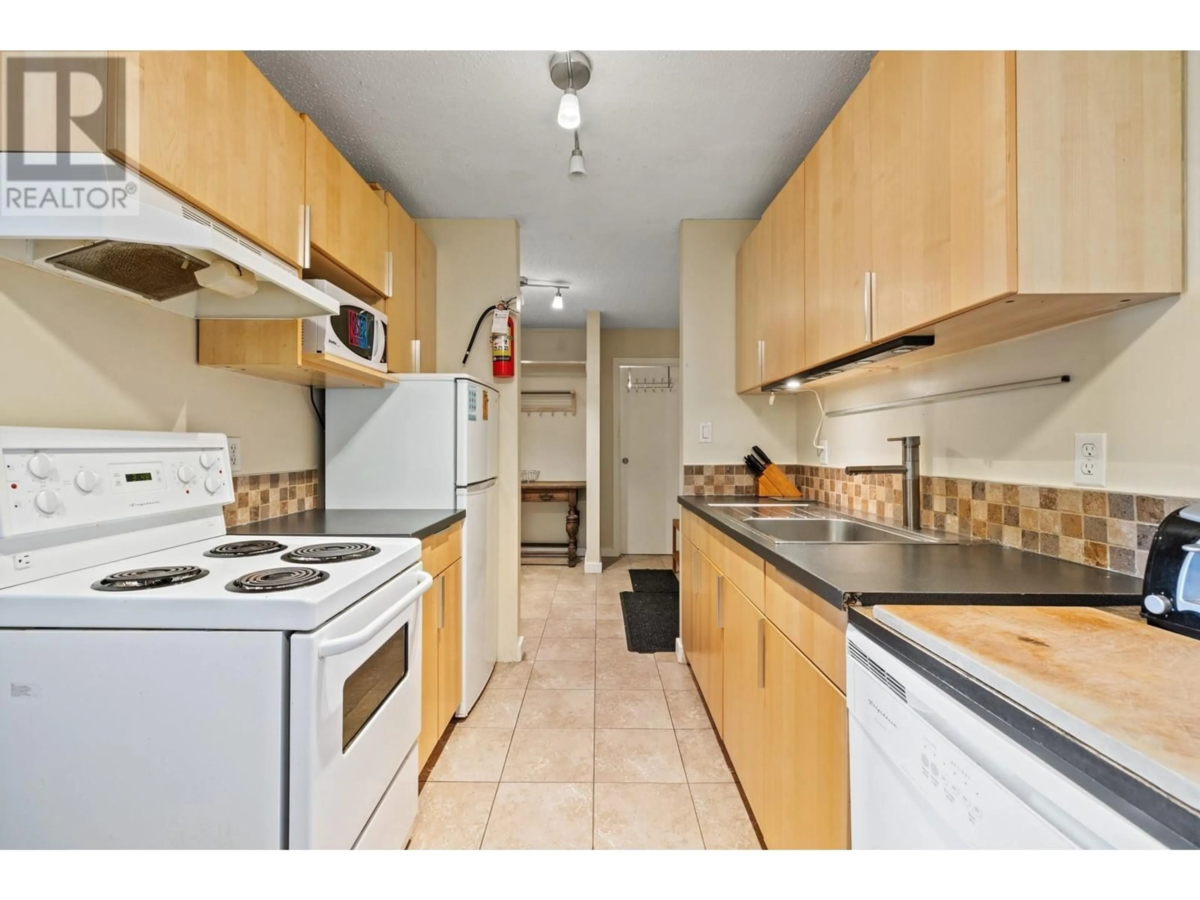 Standard kitchen, unknown for 303 - 6430 WHISKEY JACK ROAD, Big White British Columbia V1P1P3