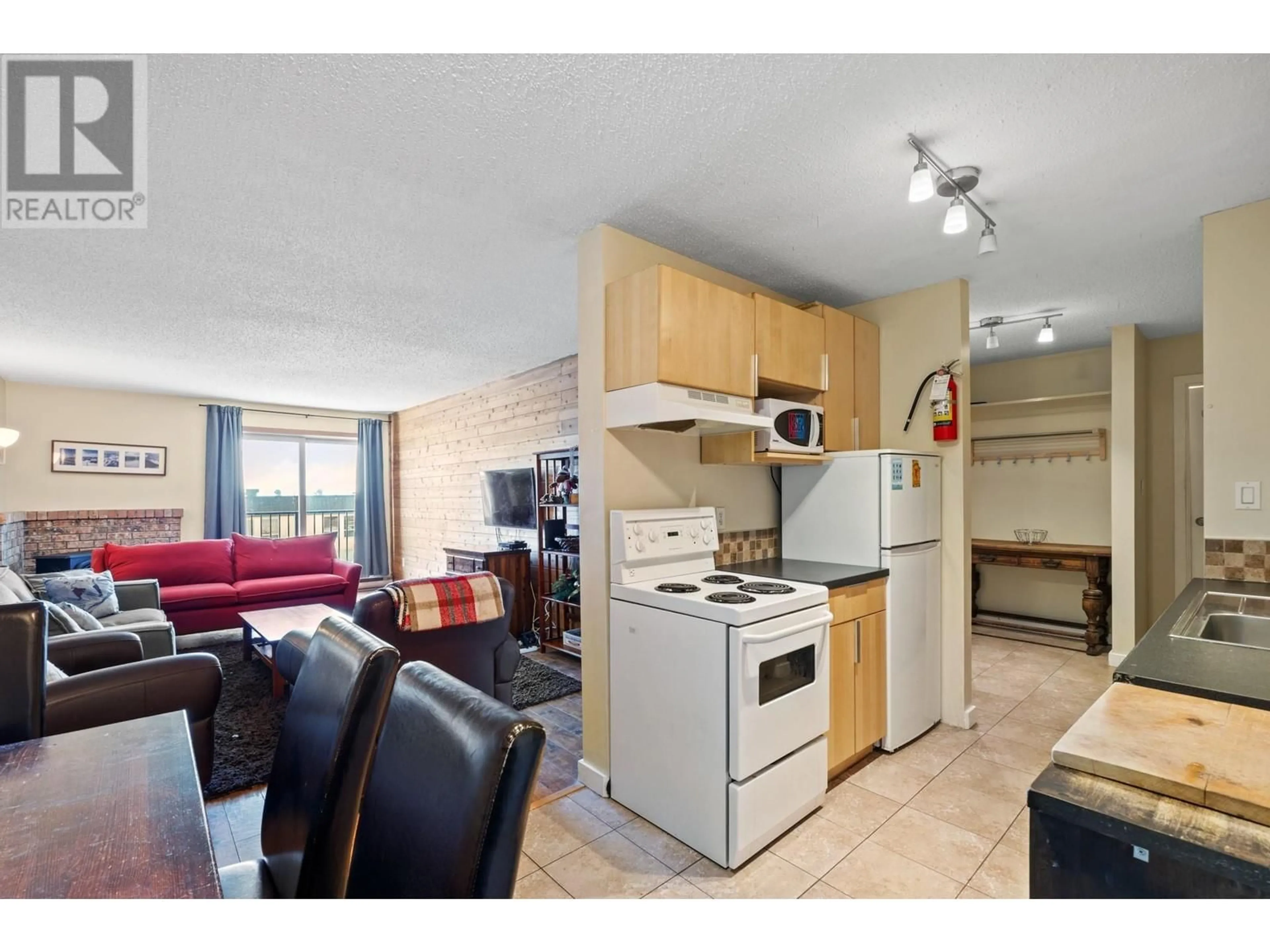 Standard kitchen, unknown for 303 - 6430 WHISKEY JACK ROAD, Big White British Columbia V1P1P3