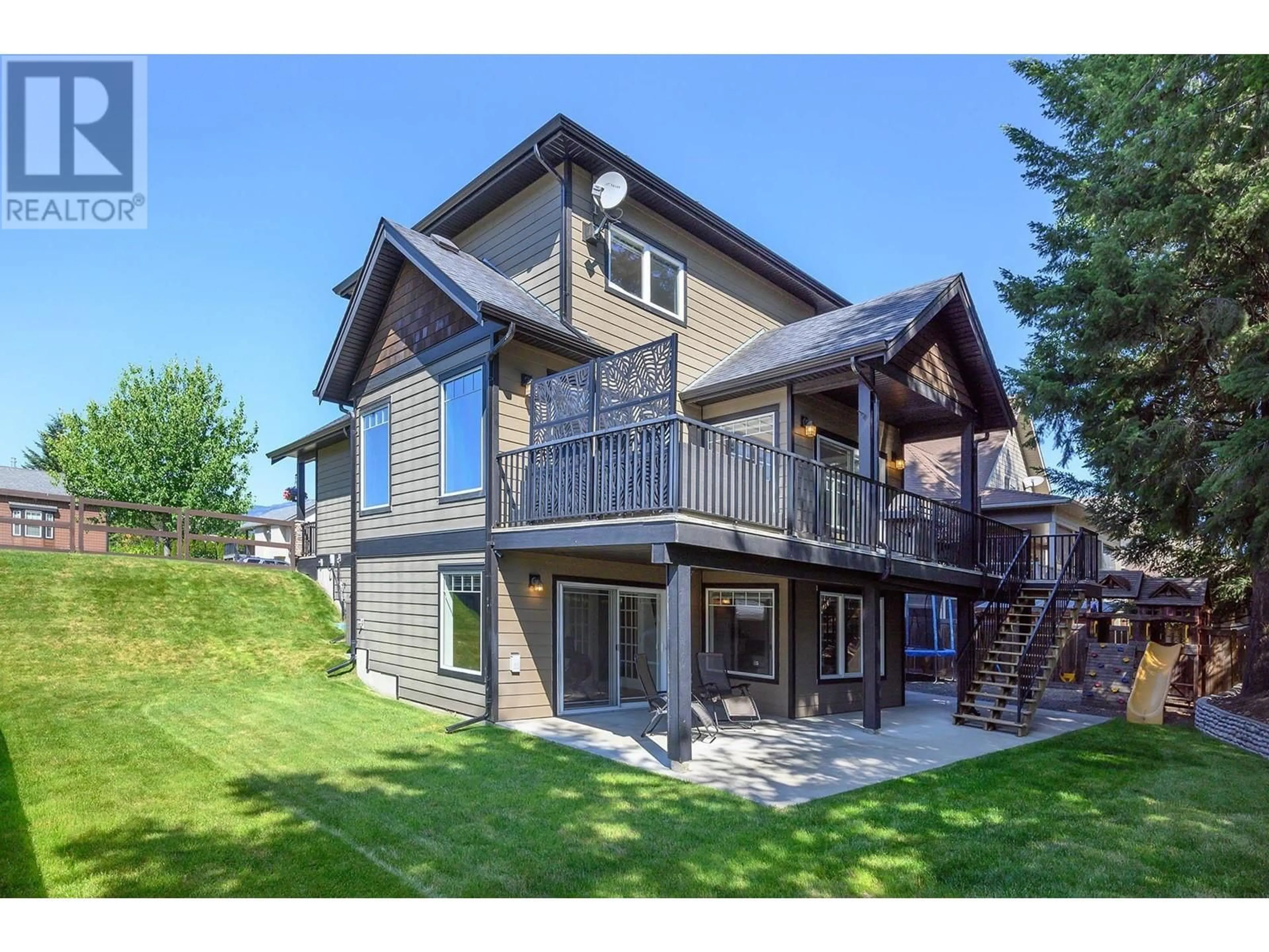Home with vinyl exterior material, unknown for 228 MURTLE CRESCENT, Clearwater British Columbia V0E1N1