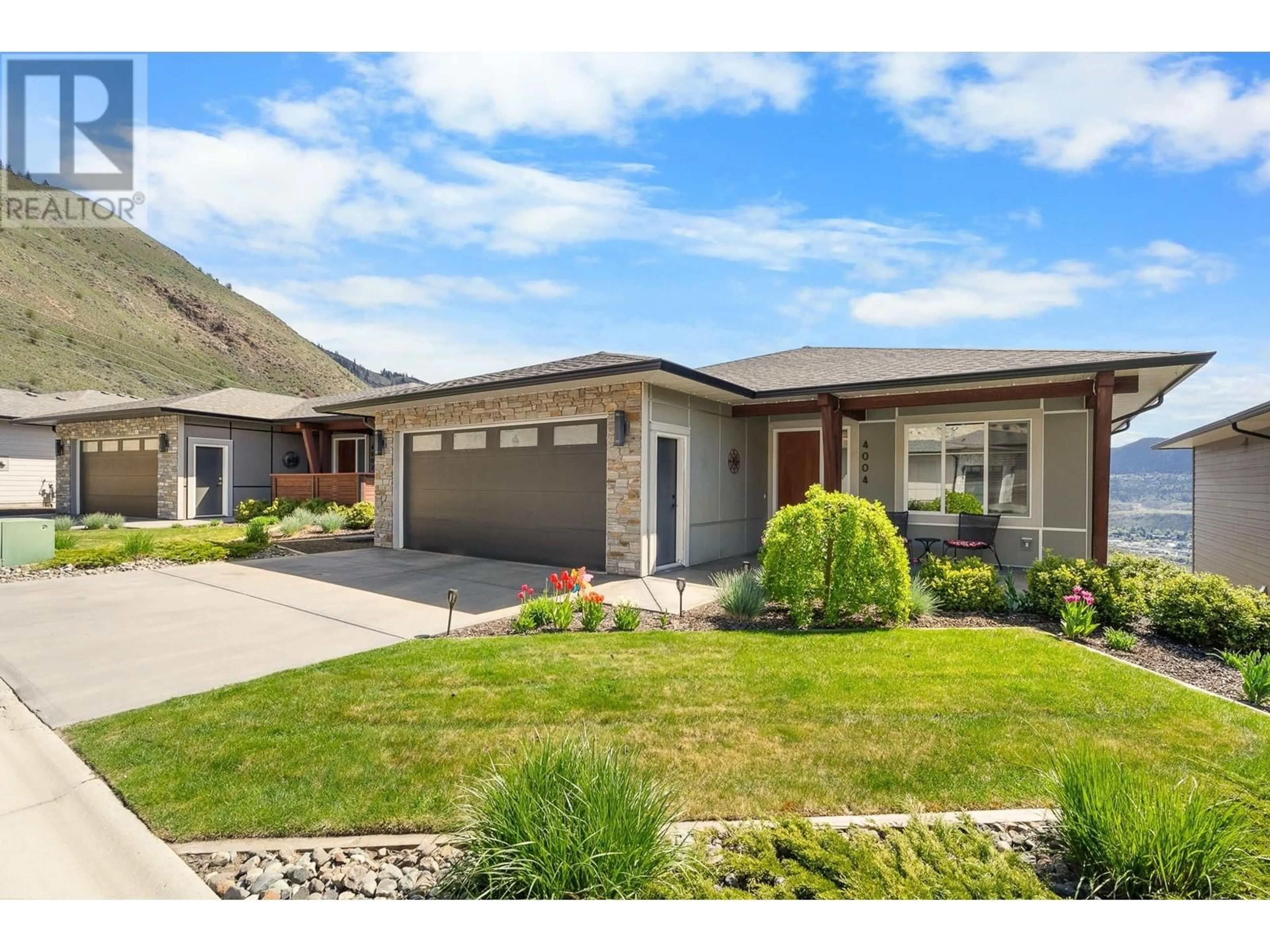 Home with vinyl exterior material, street for 4004 RIO VISTA WAY OTHER, Kamloops British Columbia V2H0E1