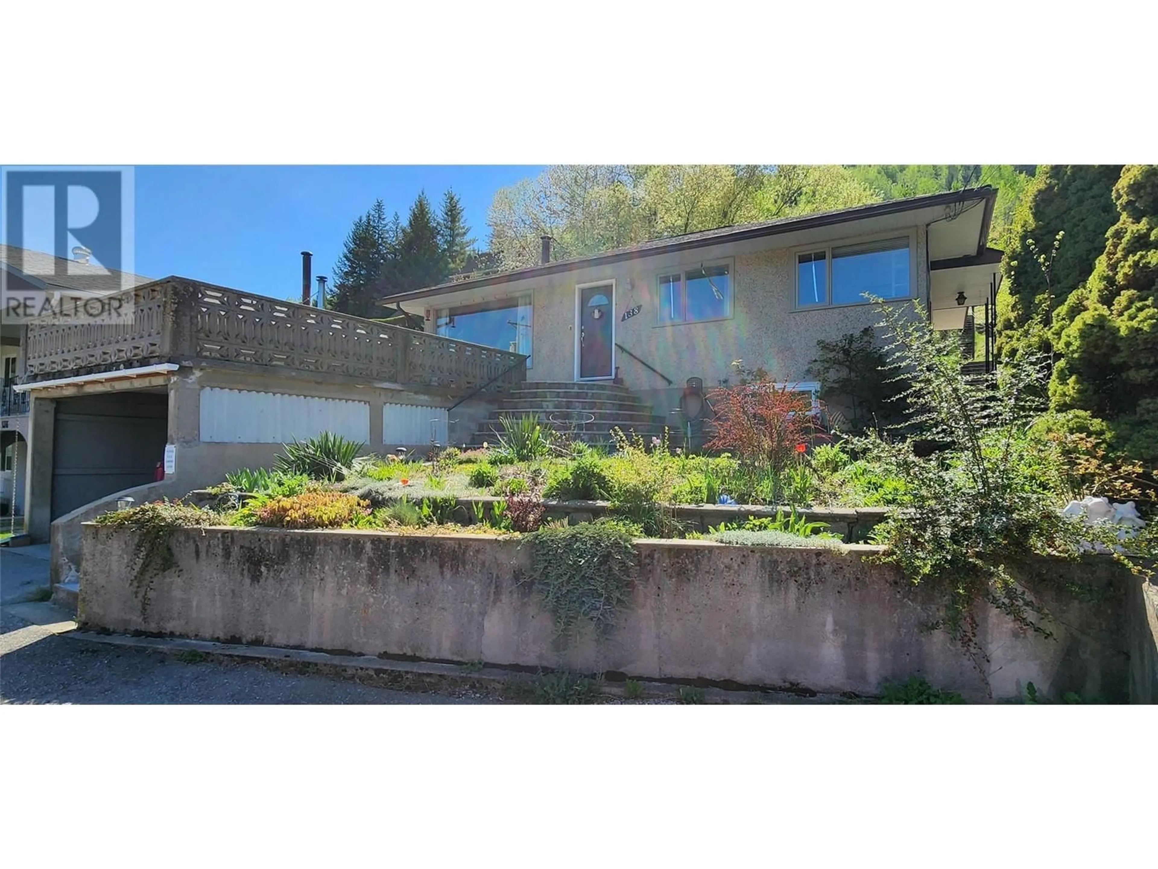 A pic from outside/outdoor area/front of a property/back of a property/a pic from drone, unknown for 138 COLLEY STREET, Warfield British Columbia V1R2M2