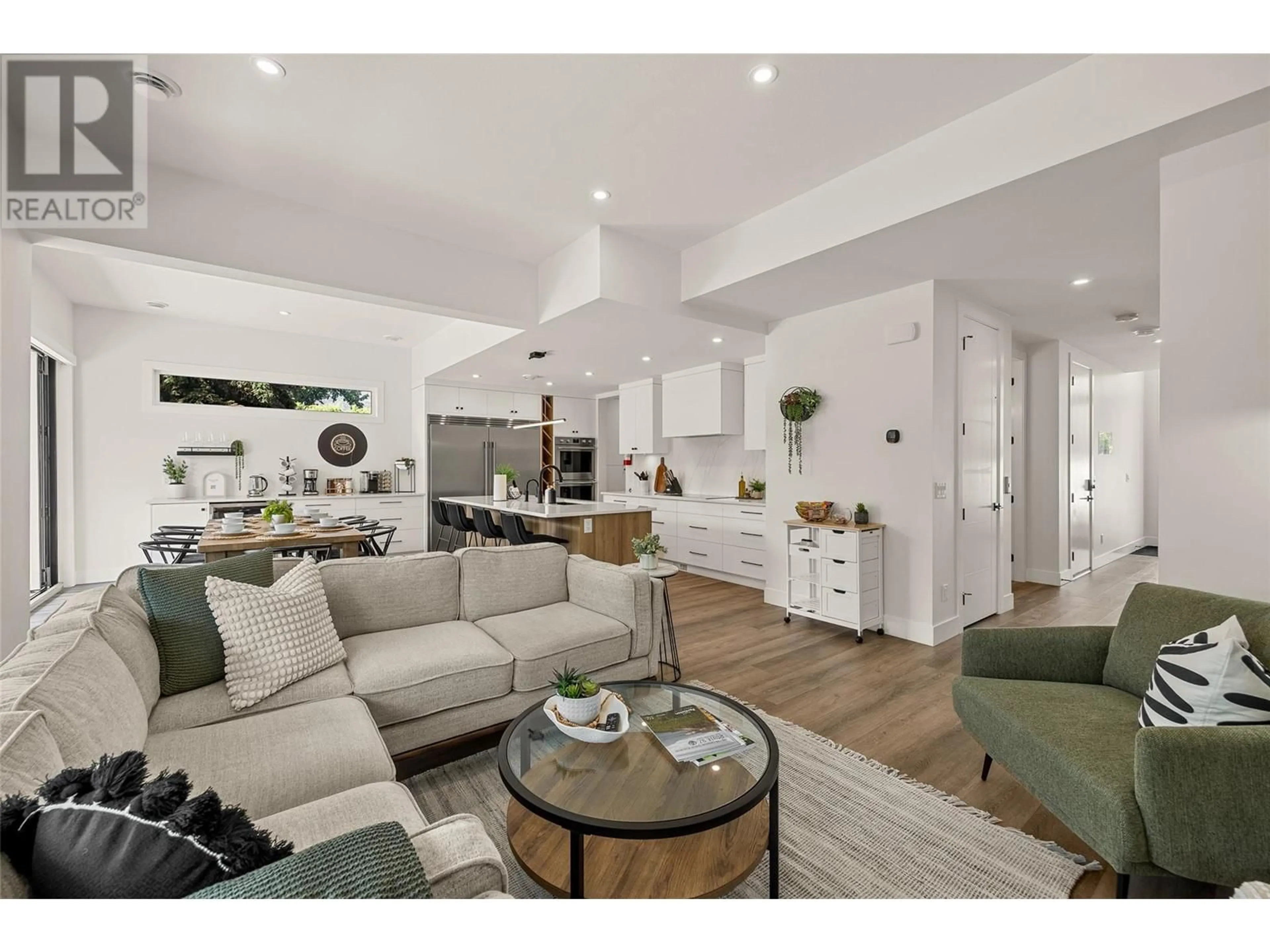 Living room with furniture, unknown for 720 CHURCHILL AVENUE, Penticton British Columbia V2A1E1