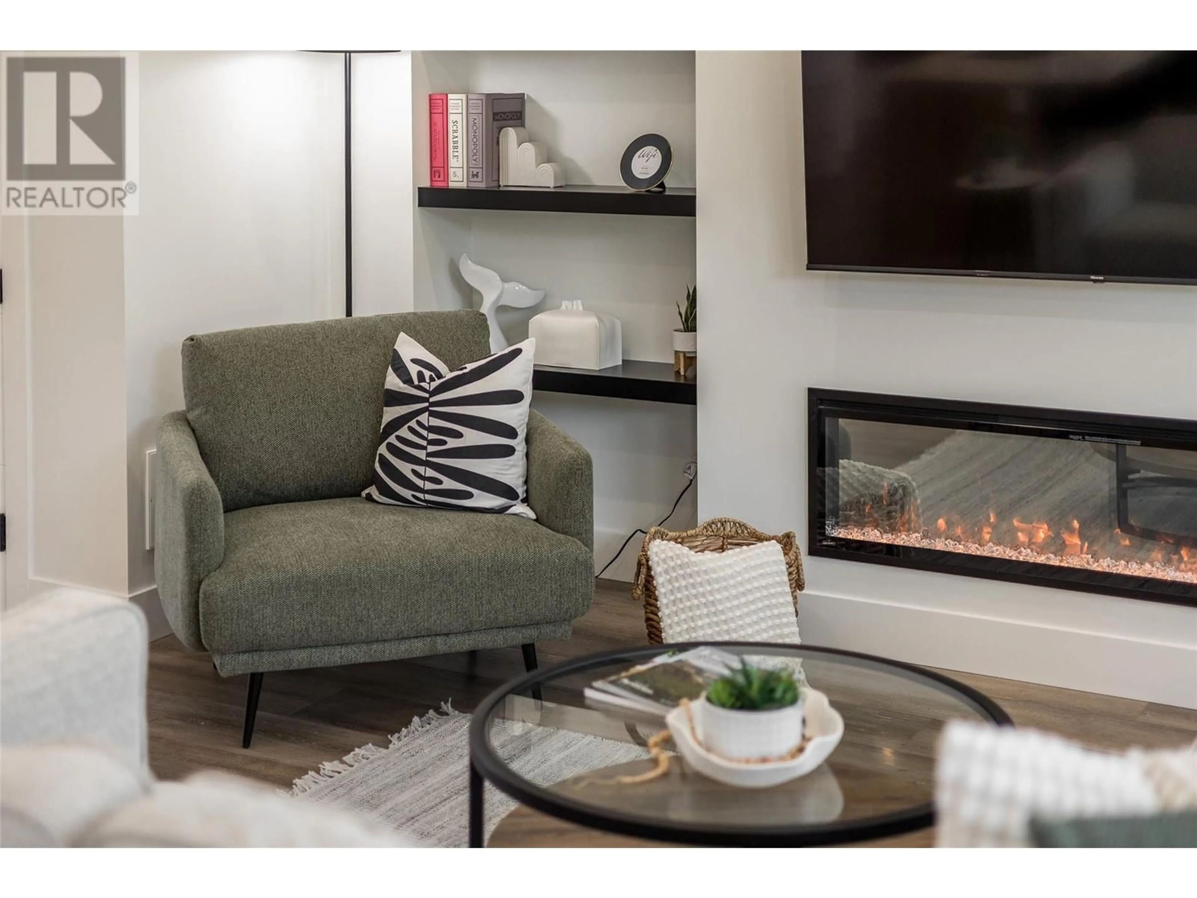 Living room with furniture, unknown for 720 CHURCHILL AVENUE, Penticton British Columbia V2A1E1