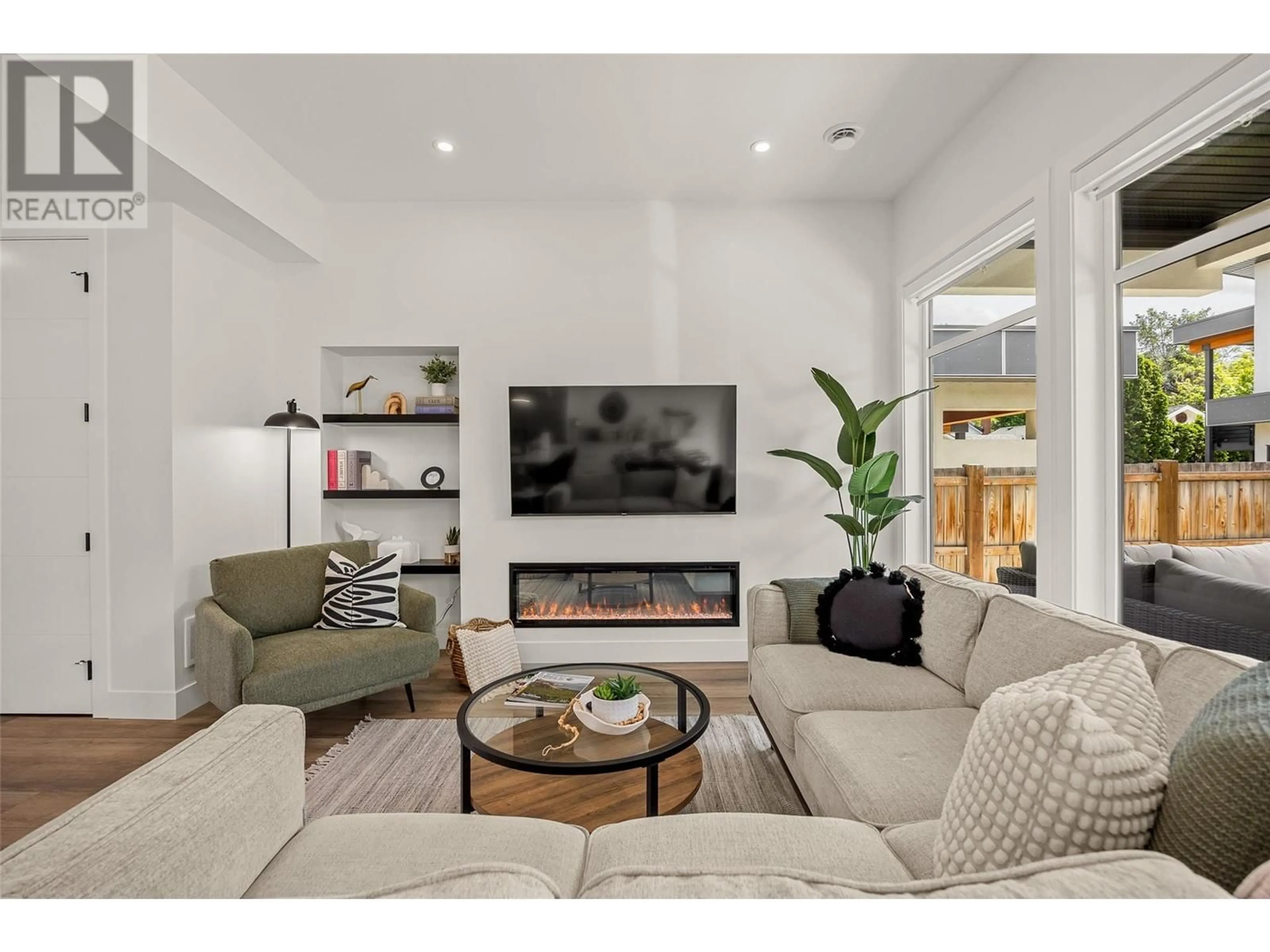 Living room with furniture, unknown for 720 CHURCHILL AVENUE, Penticton British Columbia V2A1E1