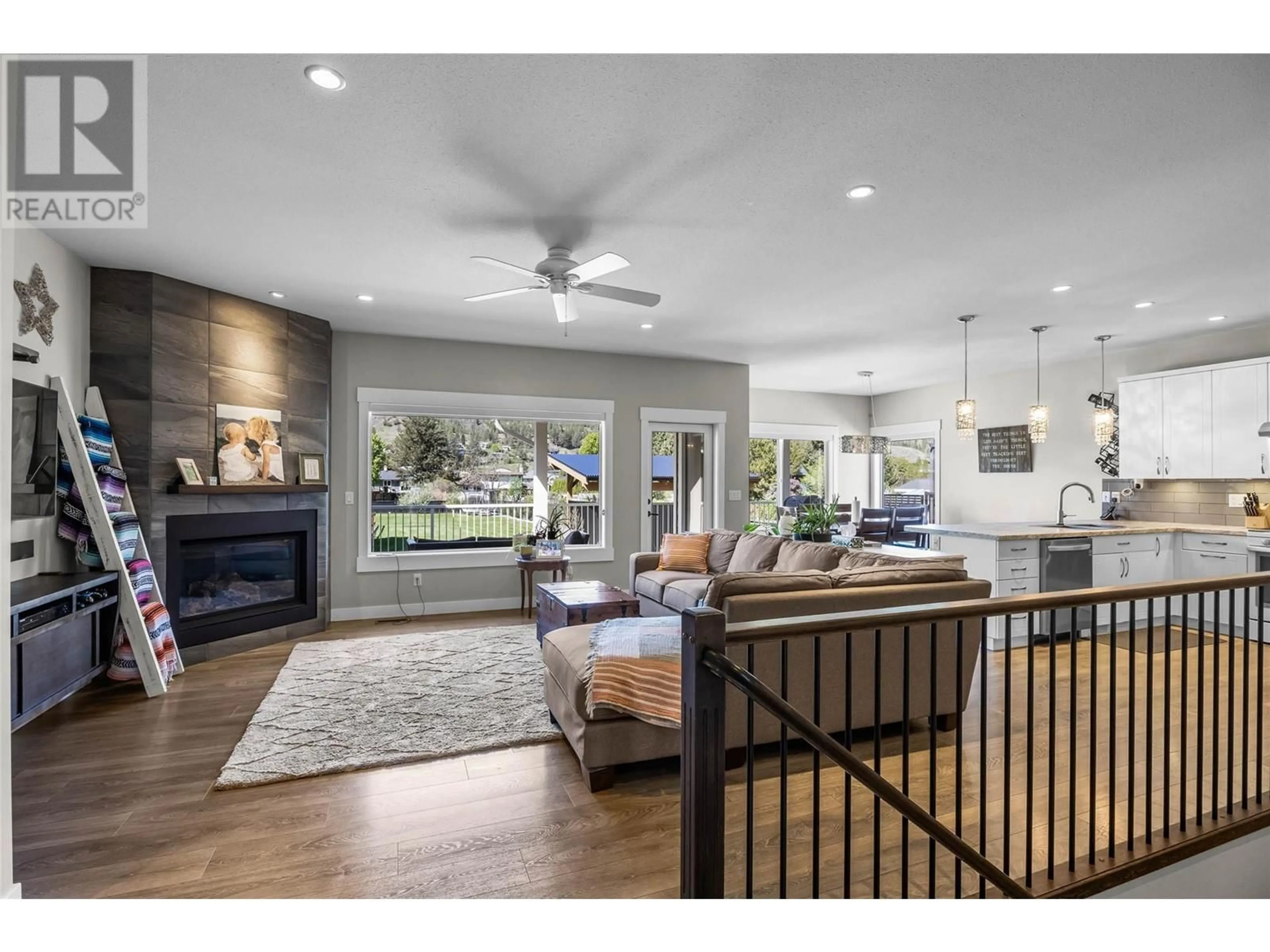 Open concept kitchen, unknown for 4395 SPURRAWAY ROAD, Kamloops British Columbia V2H1L2