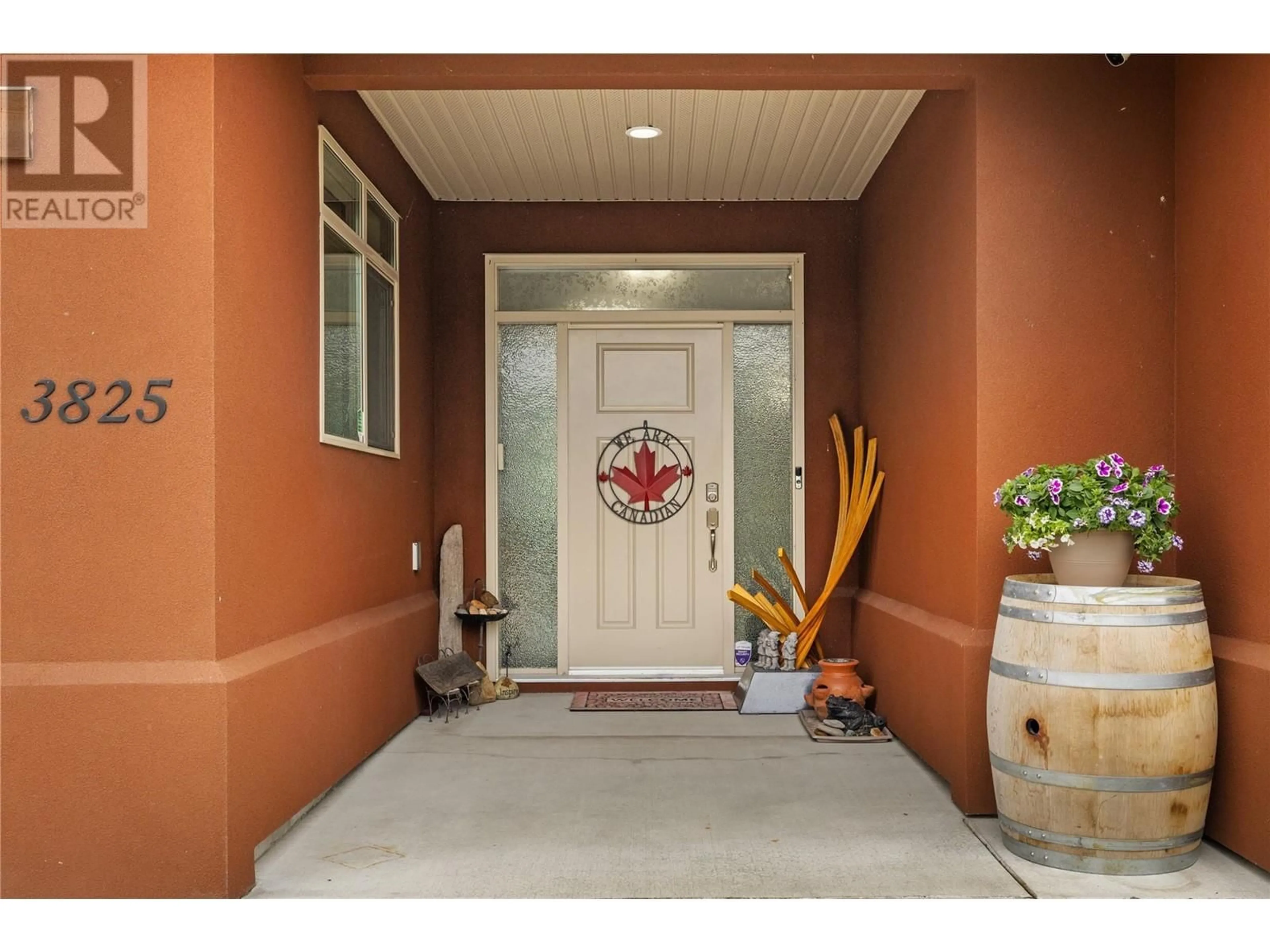Indoor entryway for 3825 ACACIA LANE, West Kelowna British Columbia V4T3M1