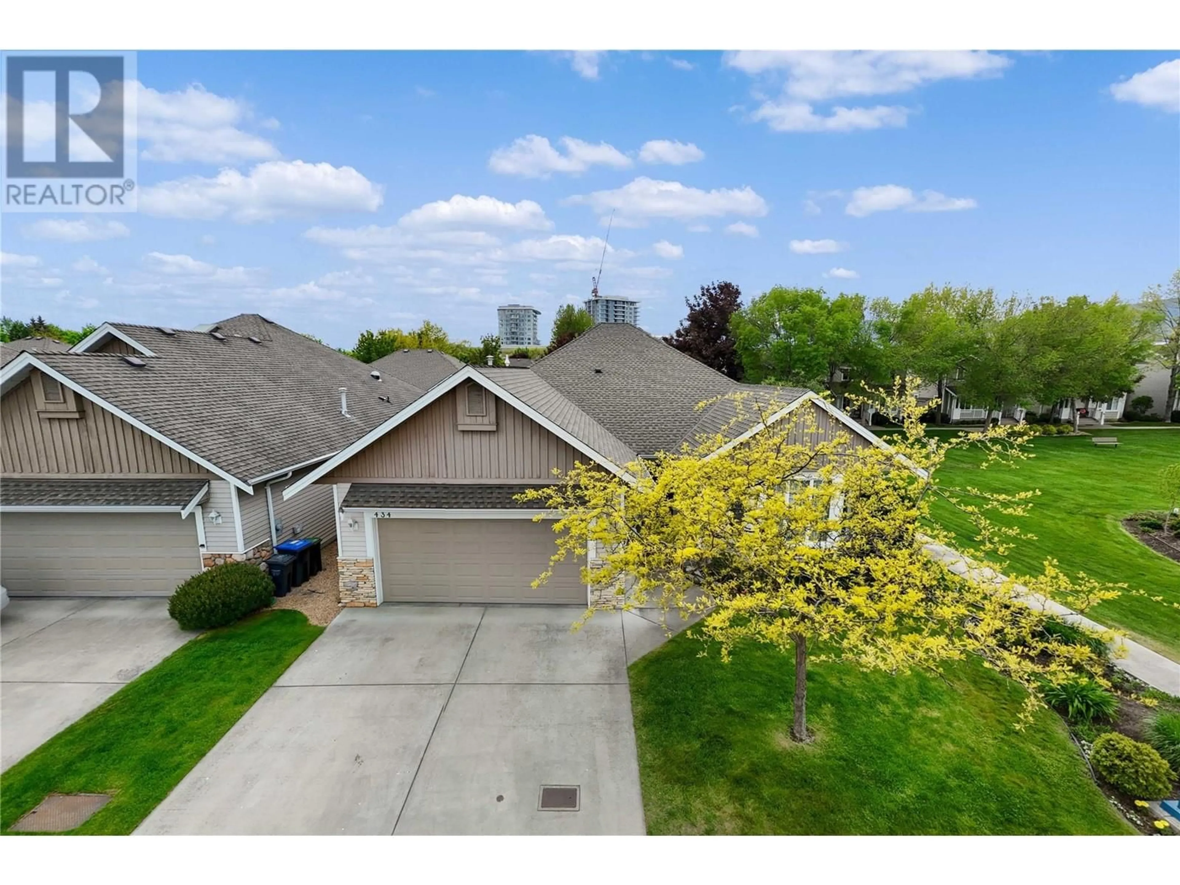 A pic from outside/outdoor area/front of a property/back of a property/a pic from drone, unknown for 434 - 665 COOK ROAD, Kelowna British Columbia V1W4T4