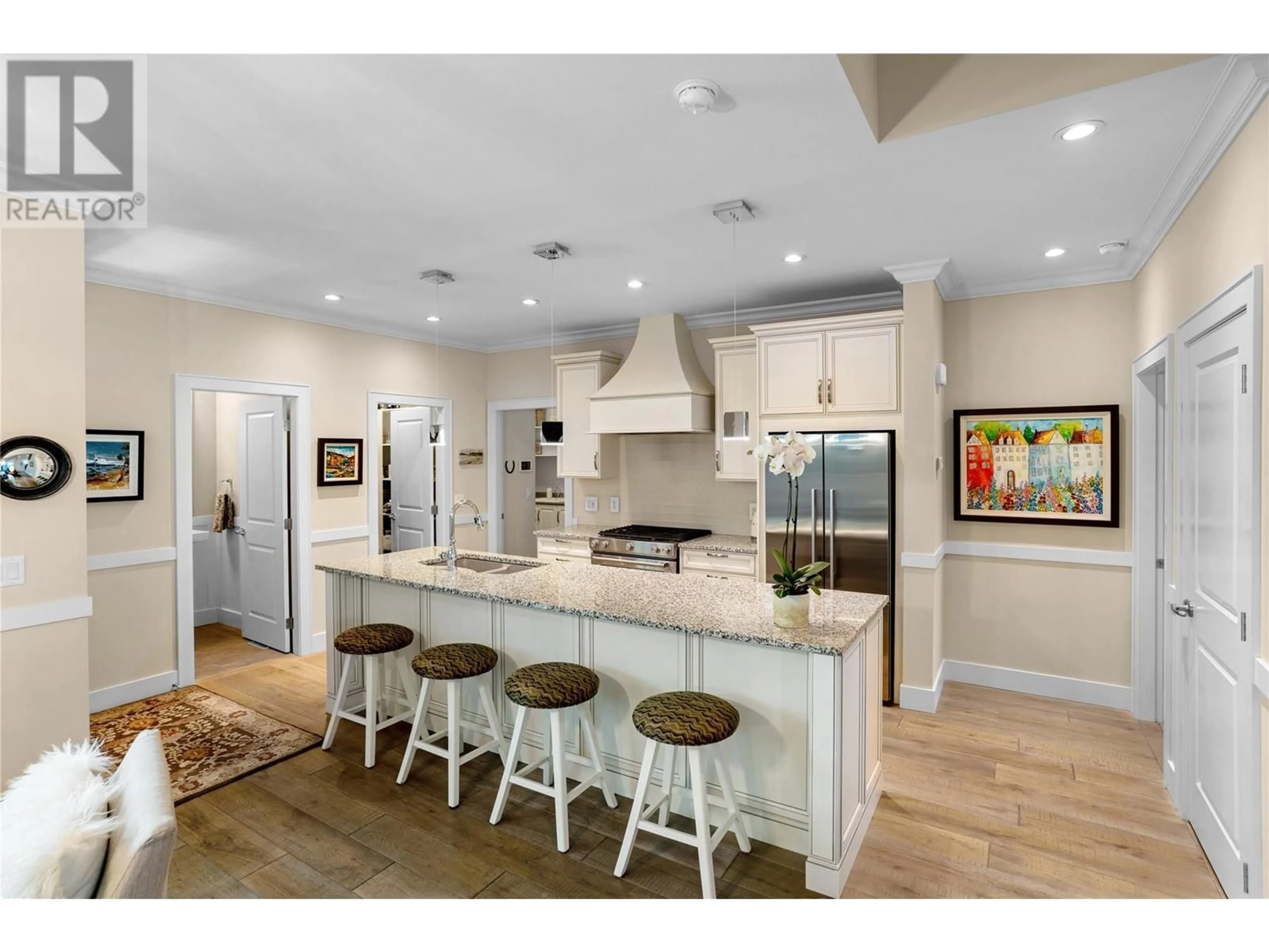 Open concept kitchen, ceramic/tile floor for 40 - 1960 KLO ROAD, Kelowna British Columbia V1W5L2