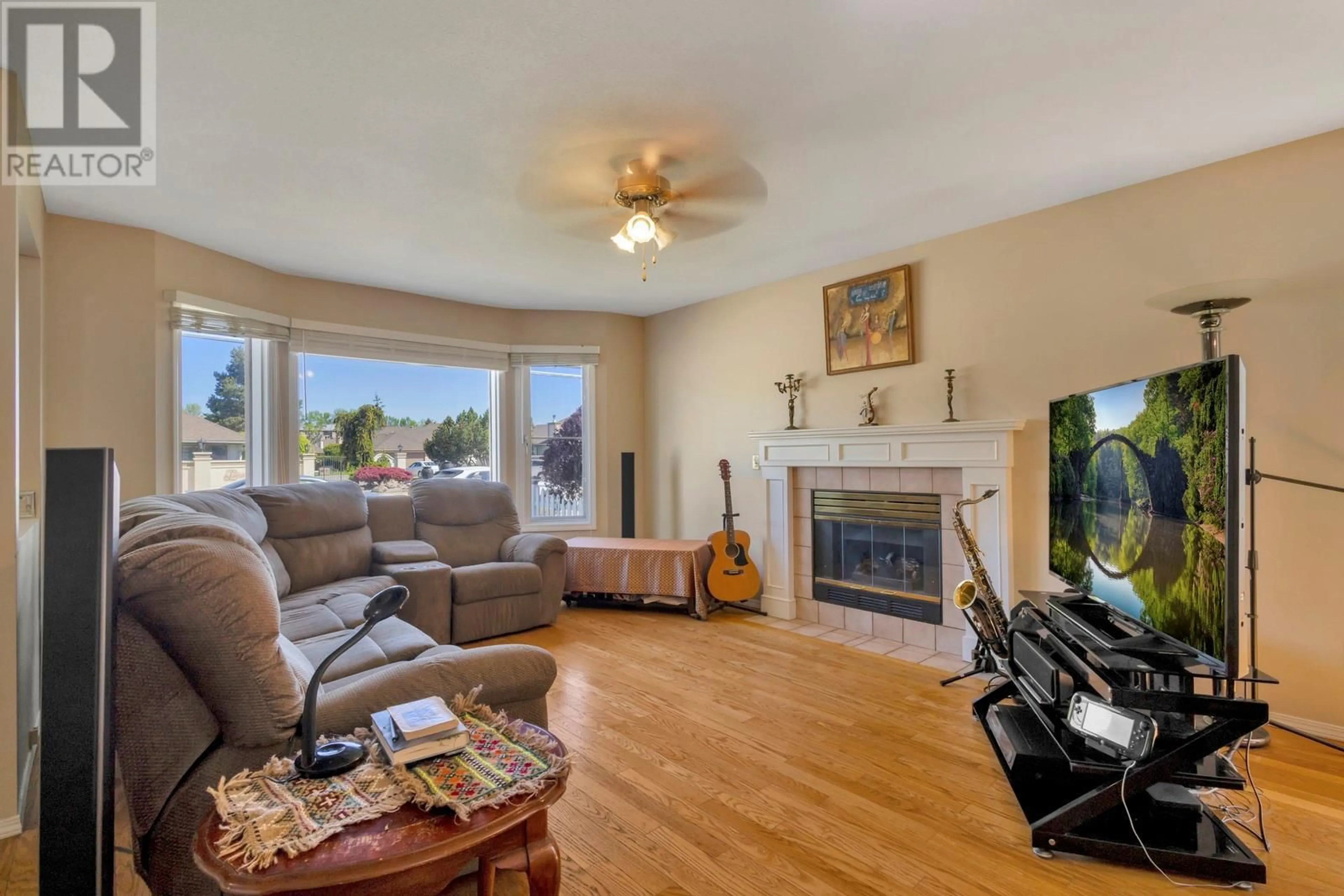 Living room with furniture, unknown for 919 LANFRANCO ROAD, Kelowna British Columbia V1W3X2