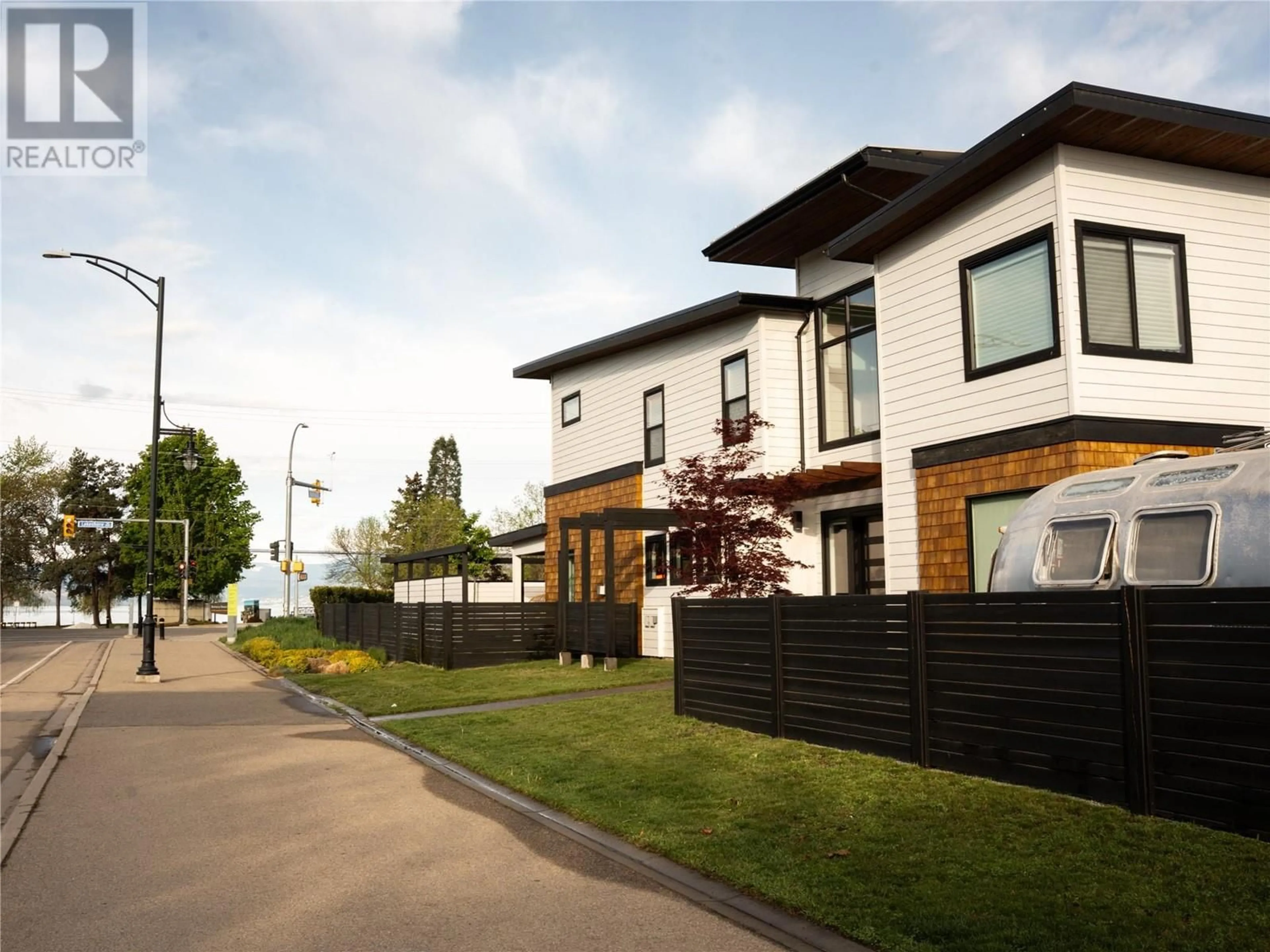 Unknown for 610 BARRERA ROAD, Kelowna British Columbia V1W3K2