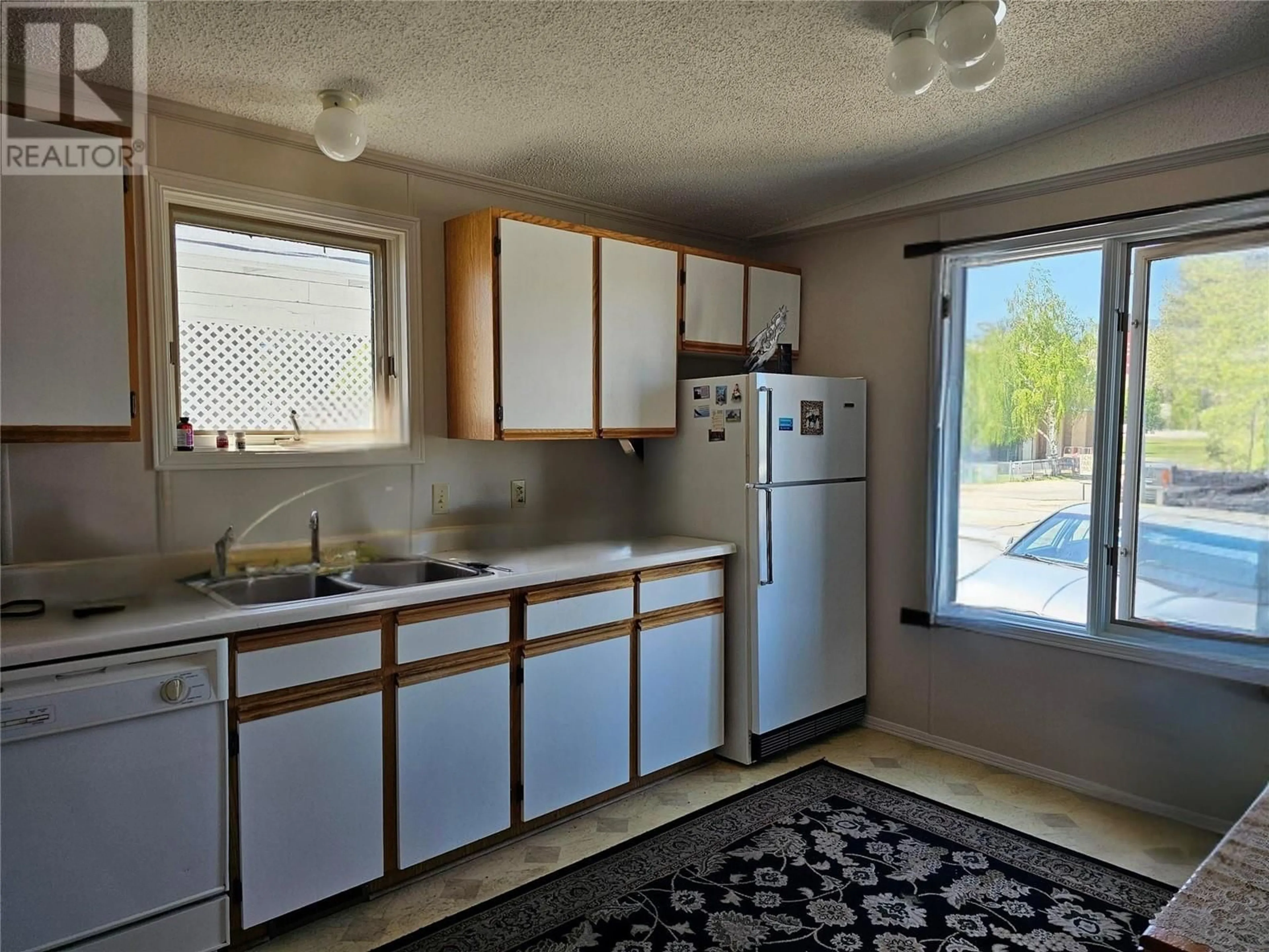 Standard kitchen, unknown for 29 - 6677 PARK DRIVE, Oliver British Columbia V0H1T0