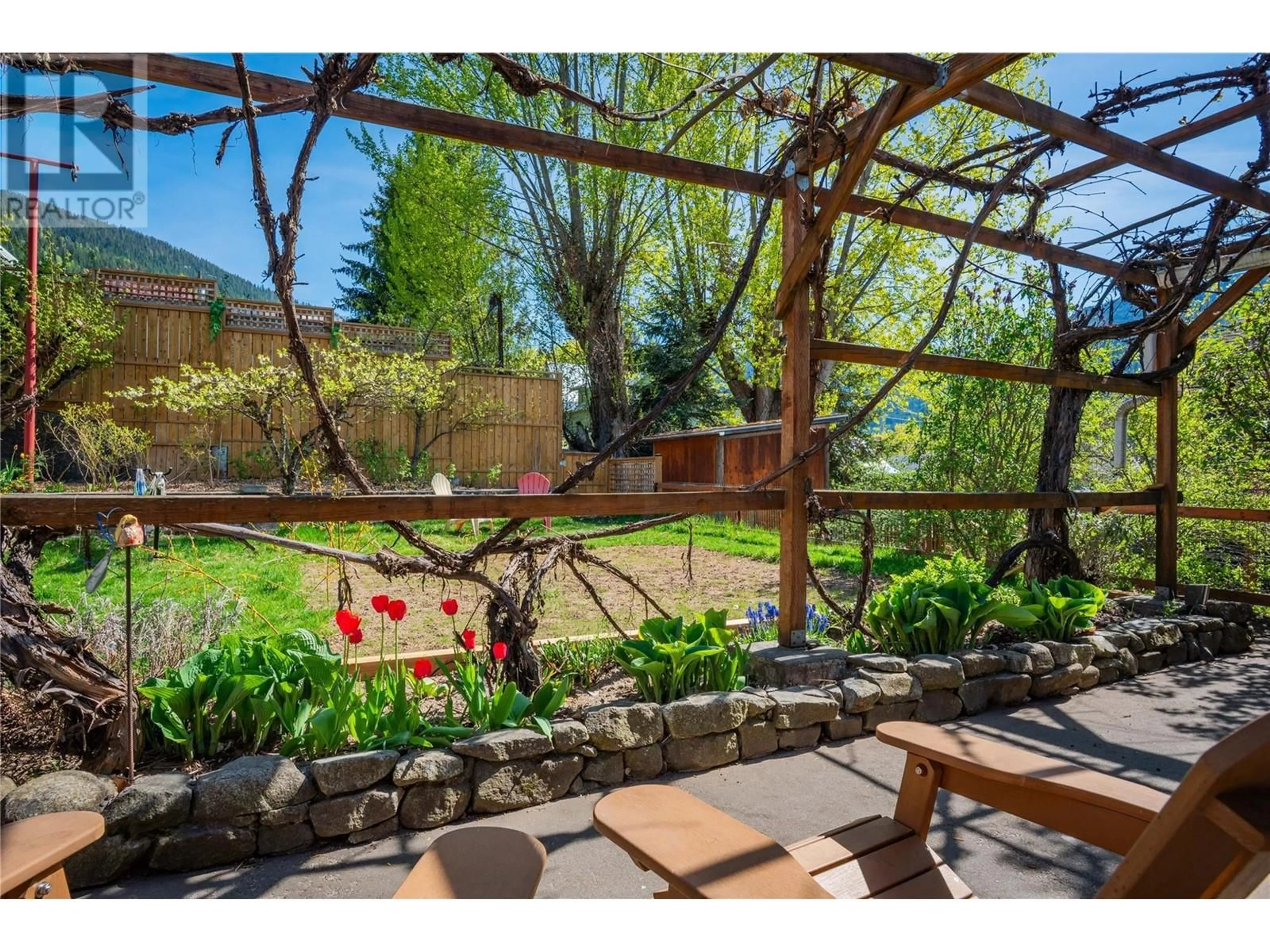 Patio, unknown for 810 MILL STREET, Nelson British Columbia V1L4S7