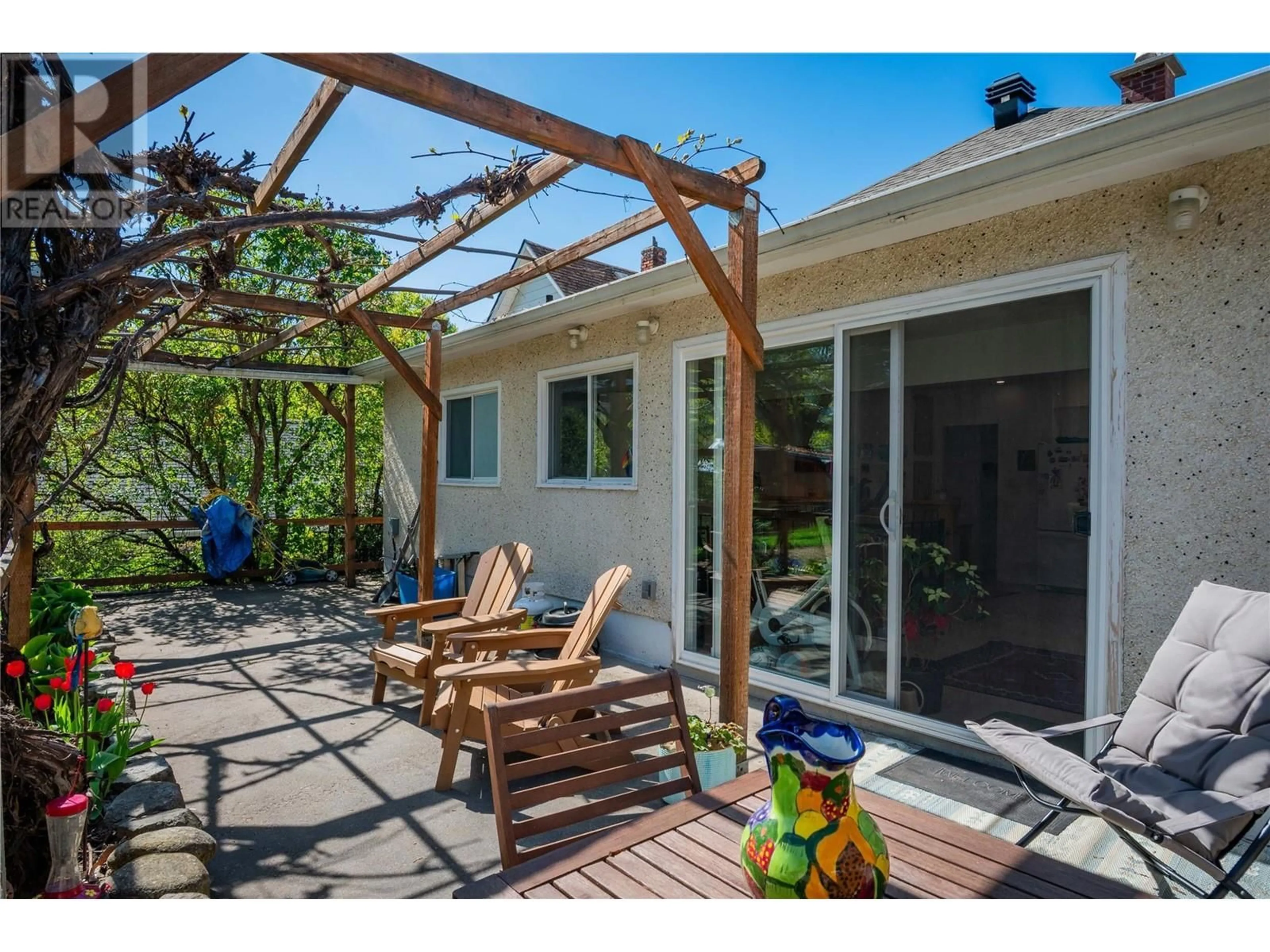 Patio, street for 810 MILL STREET, Nelson British Columbia V1L4S7