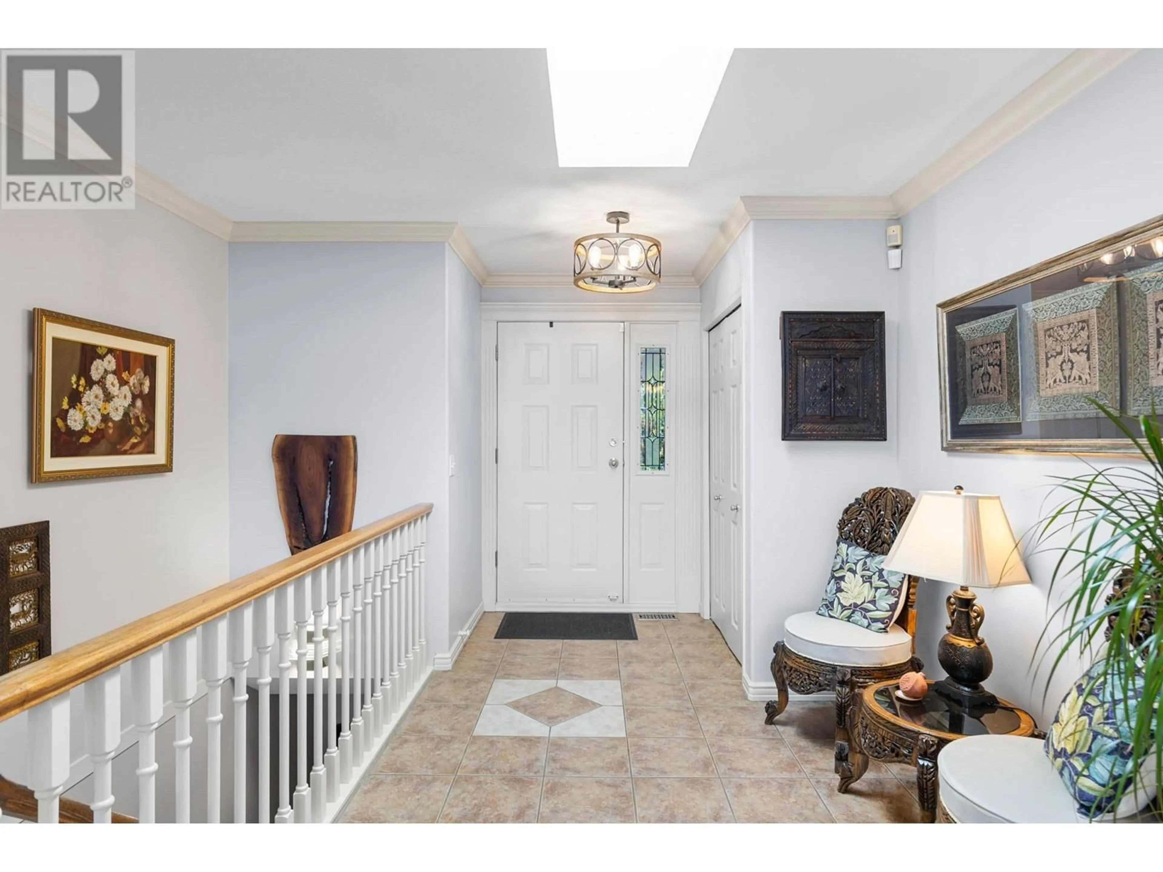 Indoor entryway for 1991 HORIZON DRIVE, West Kelowna British Columbia V1Z3L3