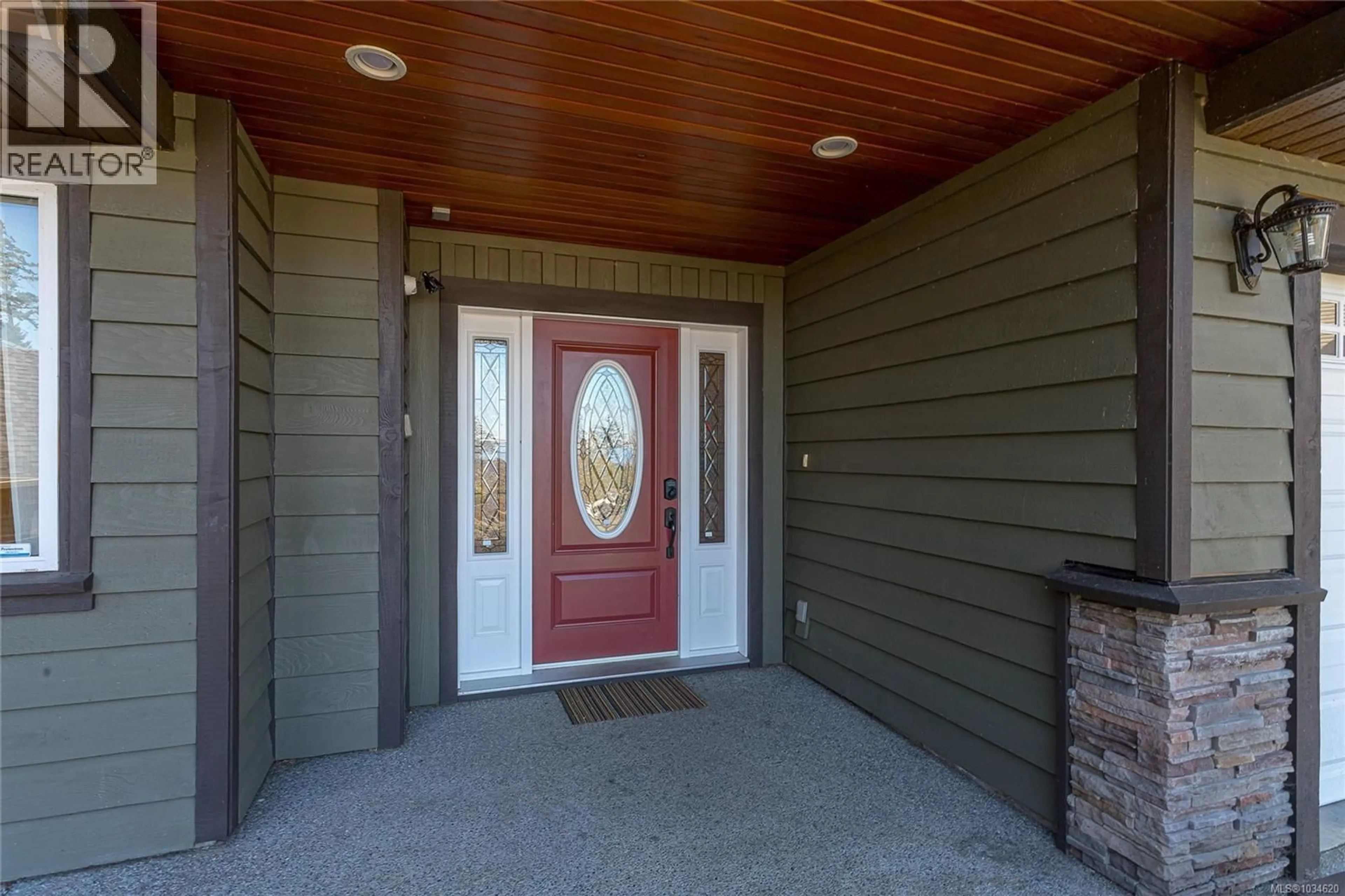 Indoor entryway for 2308 KINGSFORD PLACE, Nanaimo British Columbia V9X1Y3