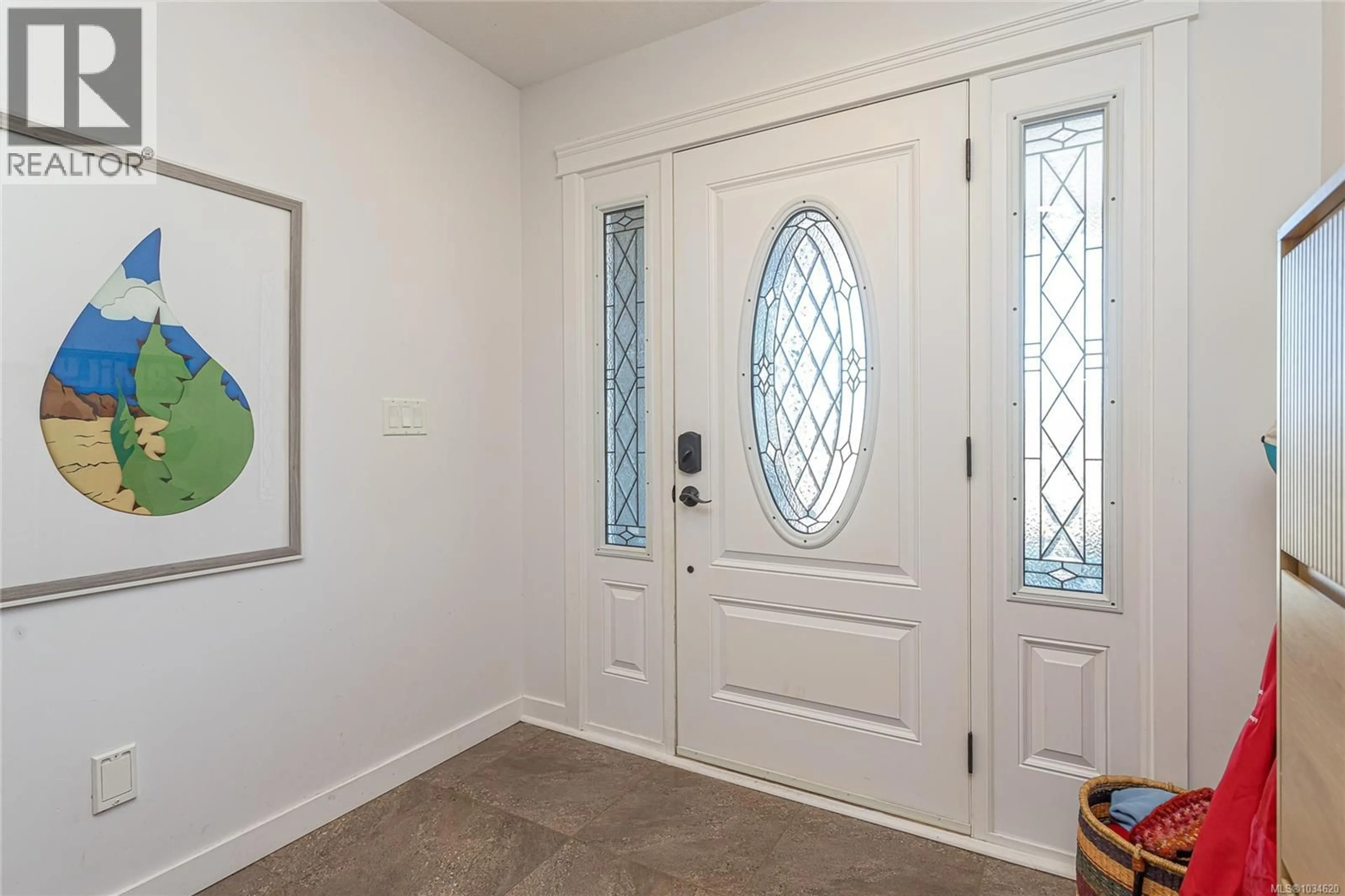 Indoor entryway for 2308 KINGSFORD PLACE, Nanaimo British Columbia V9X1Y3