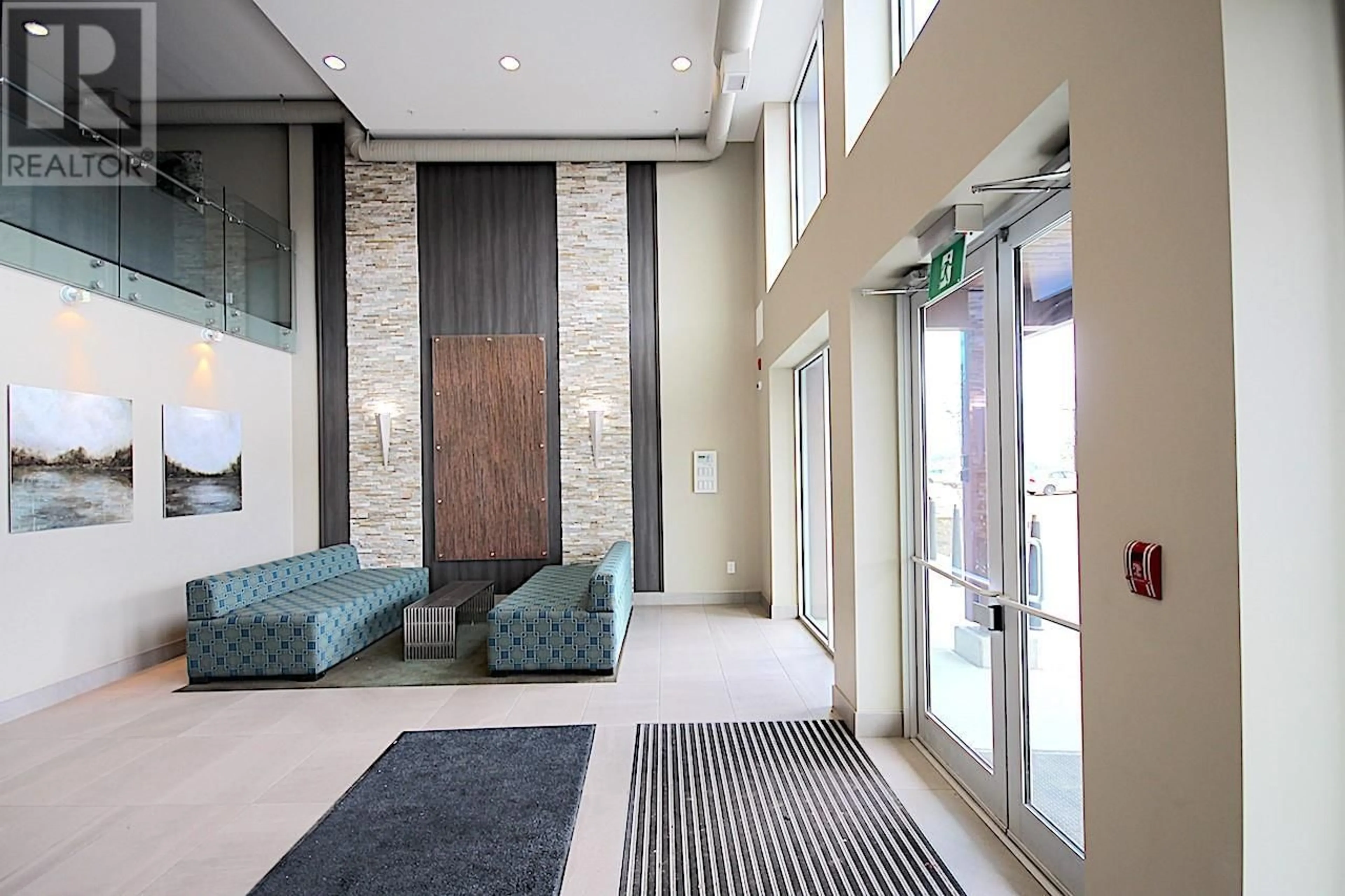 Indoor foyer for 118 - 935 ACADEMY WAY, Kelowna British Columbia V1V3A9