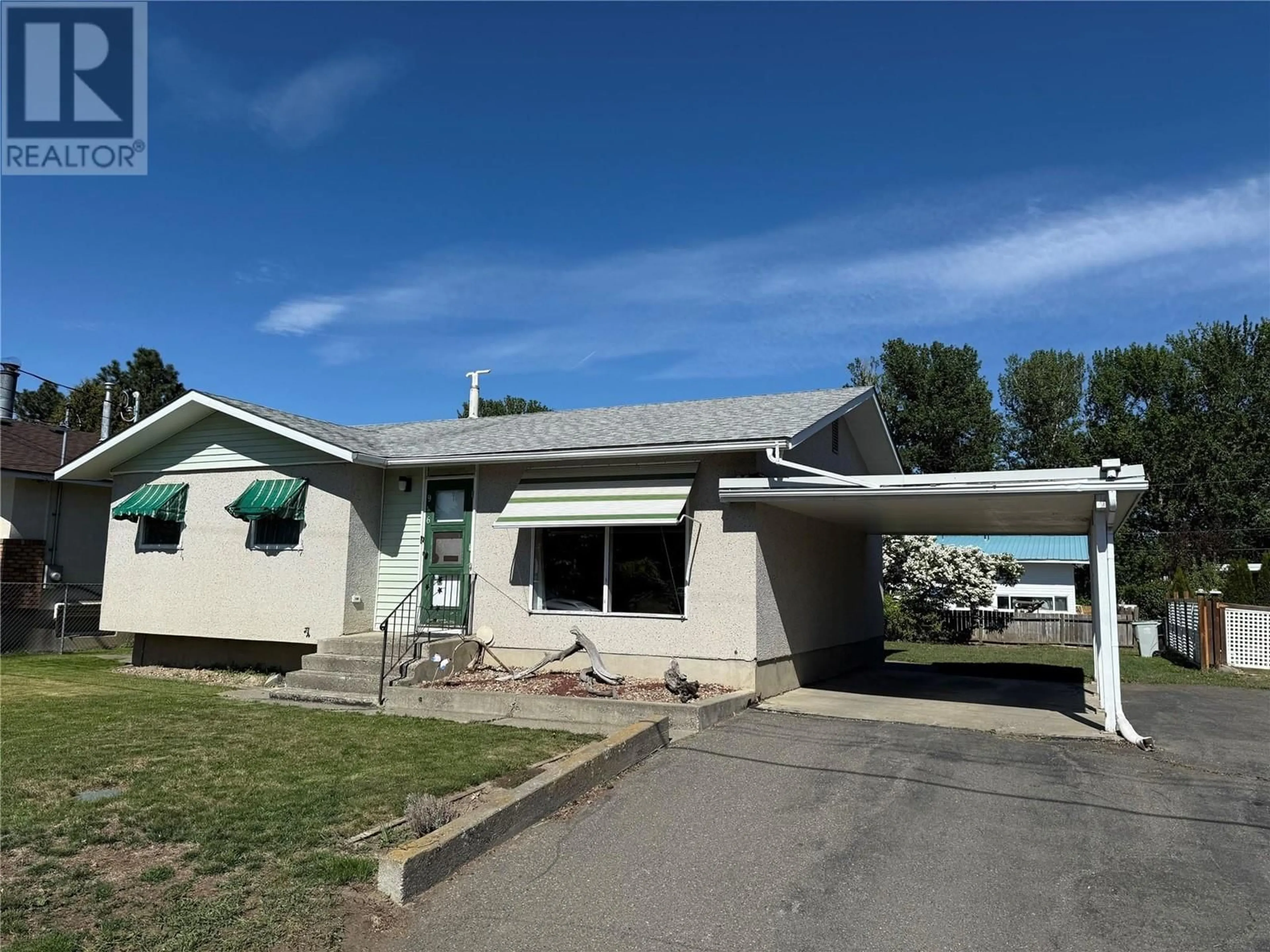 A pic from outside/outdoor area/front of a property/back of a property/a pic from drone, unknown for 946 JASPER AVENUE, Kamloops British Columbia V2B2S7