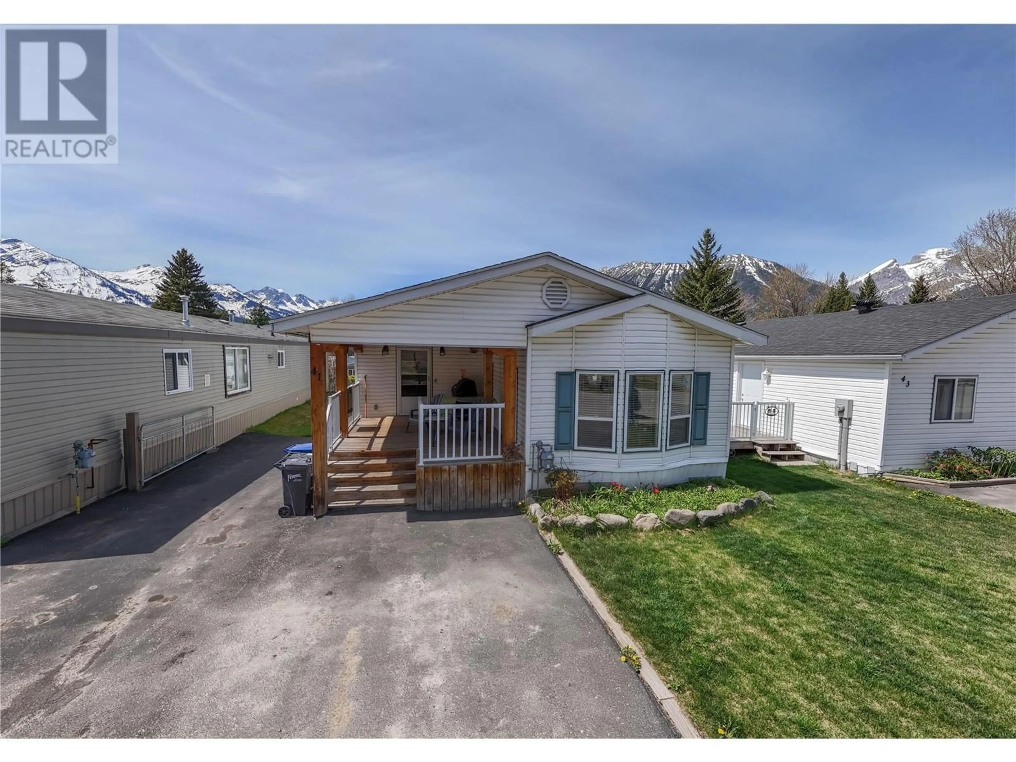 Home with vinyl exterior material, street for 41 SLALOM DRIVE, Fernie British Columbia V0B1M4
