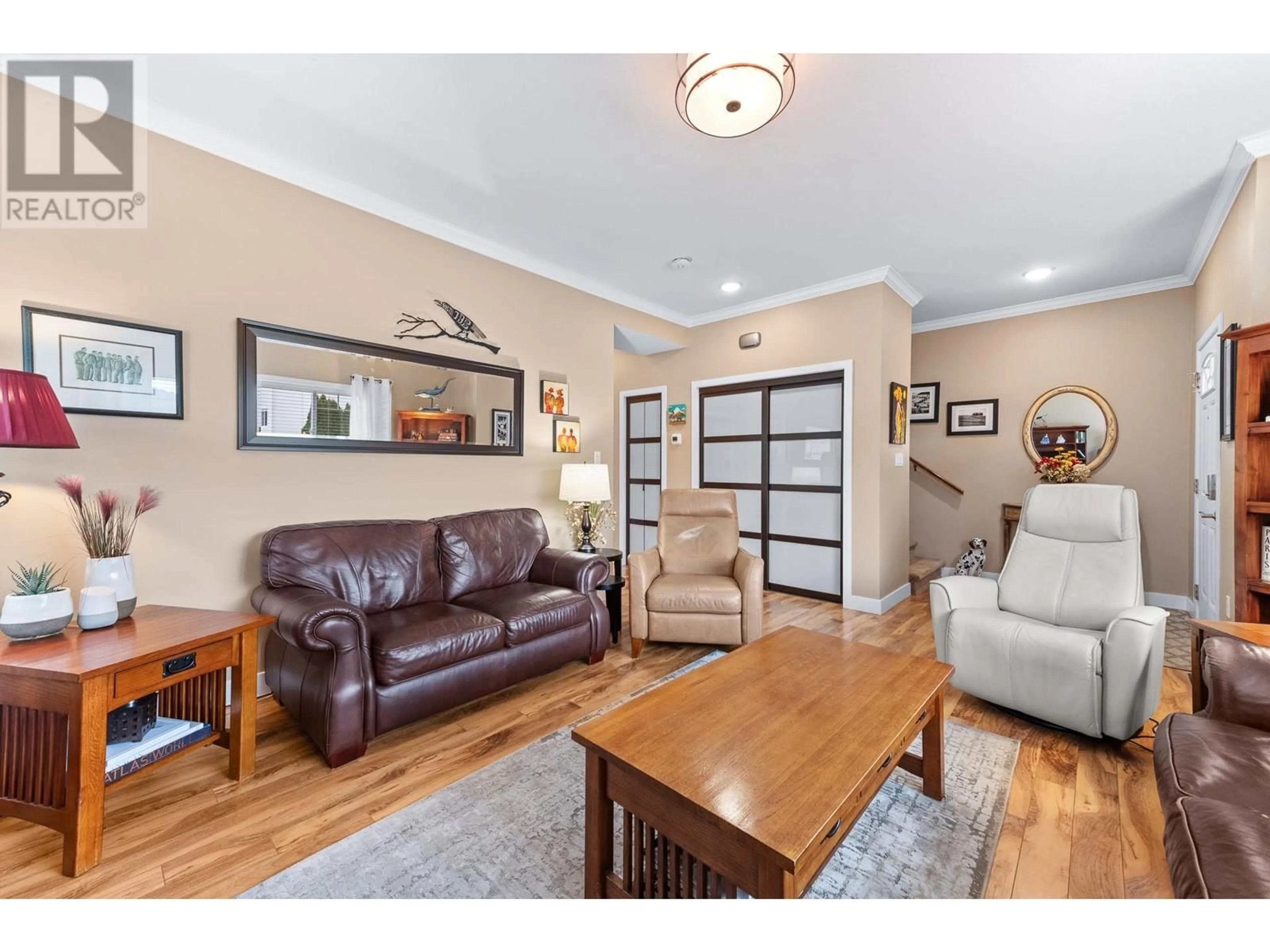Living room with furniture, unknown for 294 BASSETT STREET, Penticton British Columbia V2A5W3