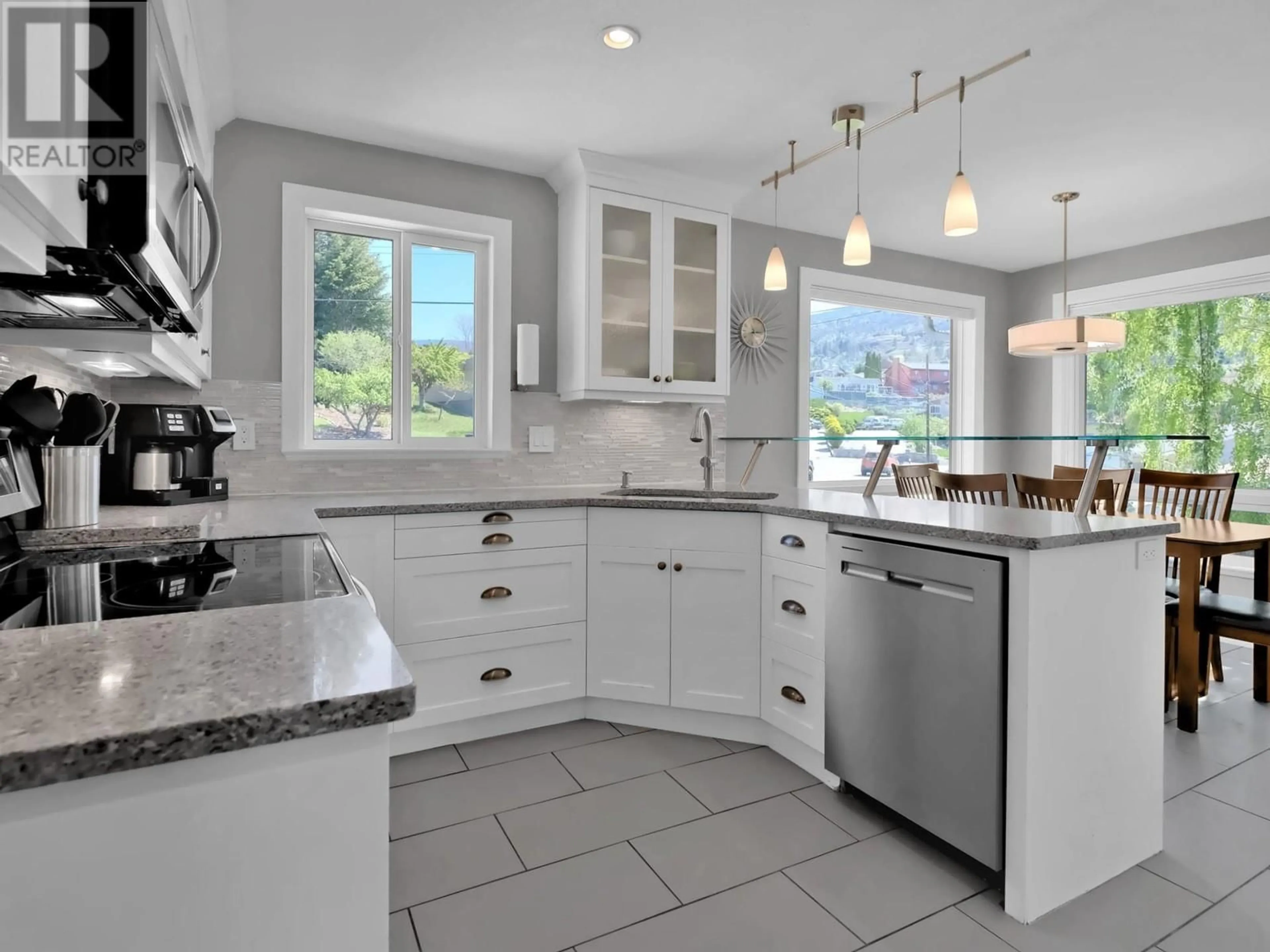 Open concept kitchen, ceramic/tile floor for 118 CRAIG DRIVE, Penticton British Columbia V2A3R9