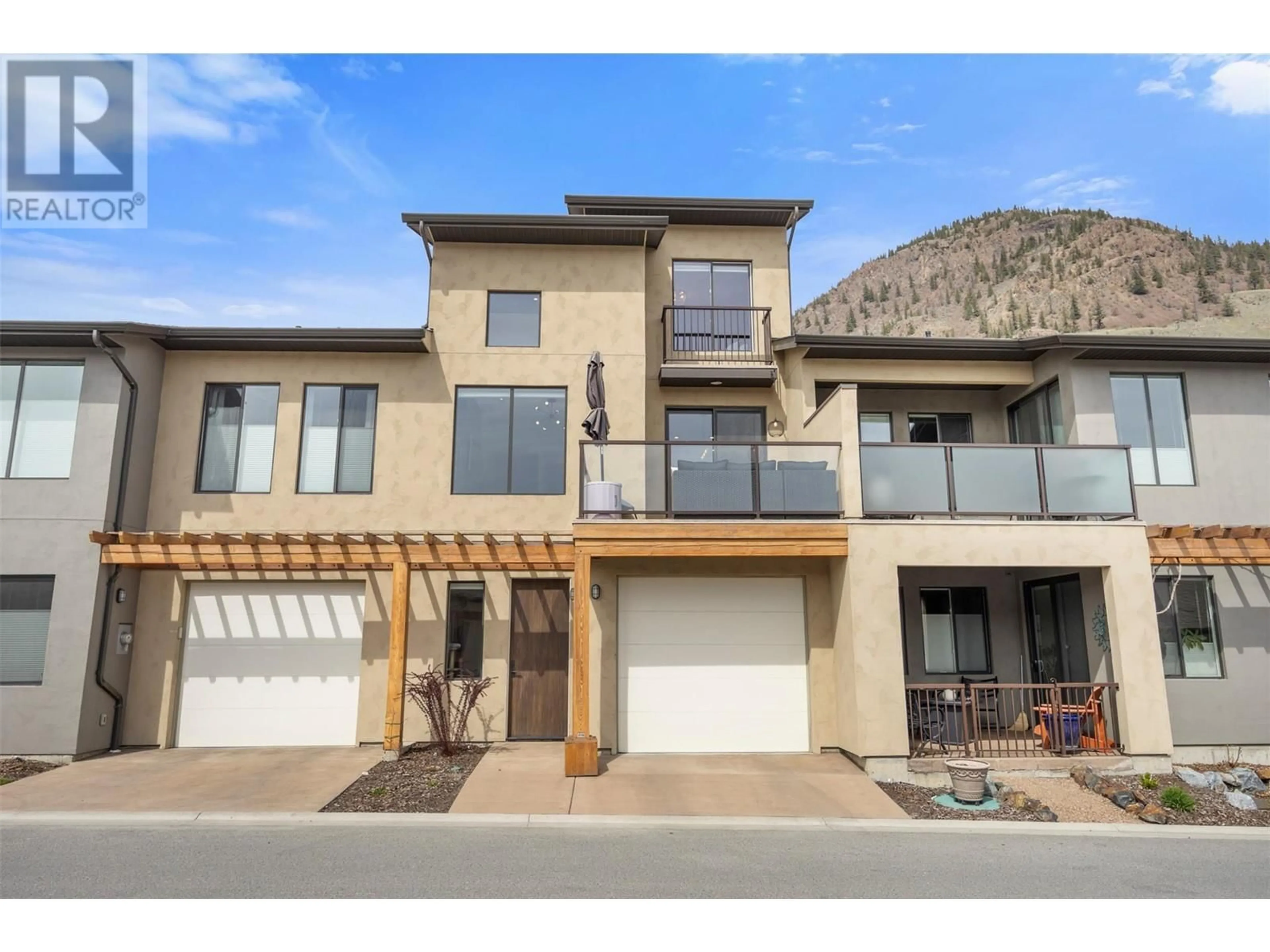 Home with vinyl exterior material, mountain view for 216 BELMONTE STREET, Kamloops British Columbia V2H0C6