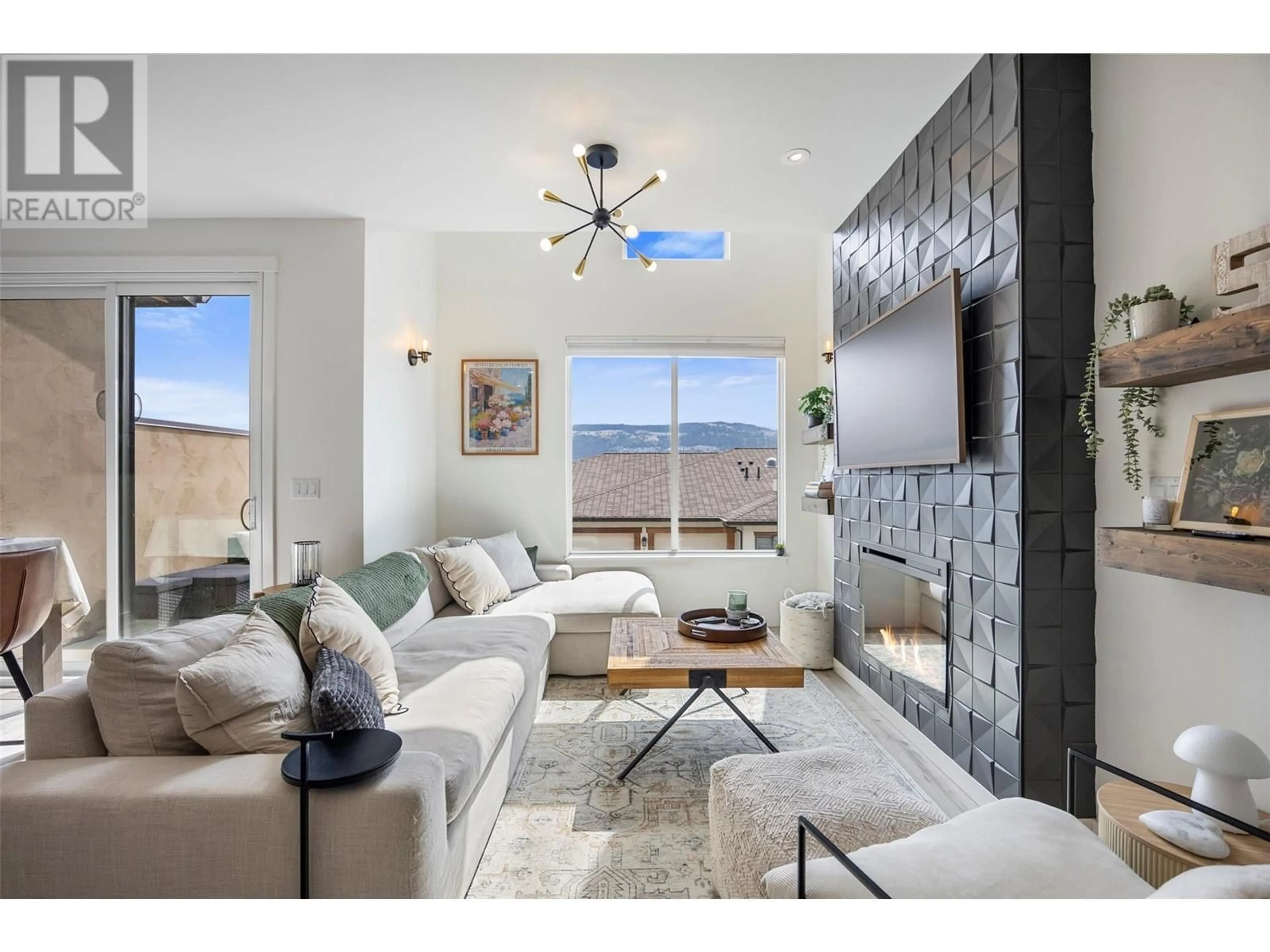 Living room with furniture, ceramic/tile floor for 216 BELMONTE STREET, Kamloops British Columbia V2H0C6