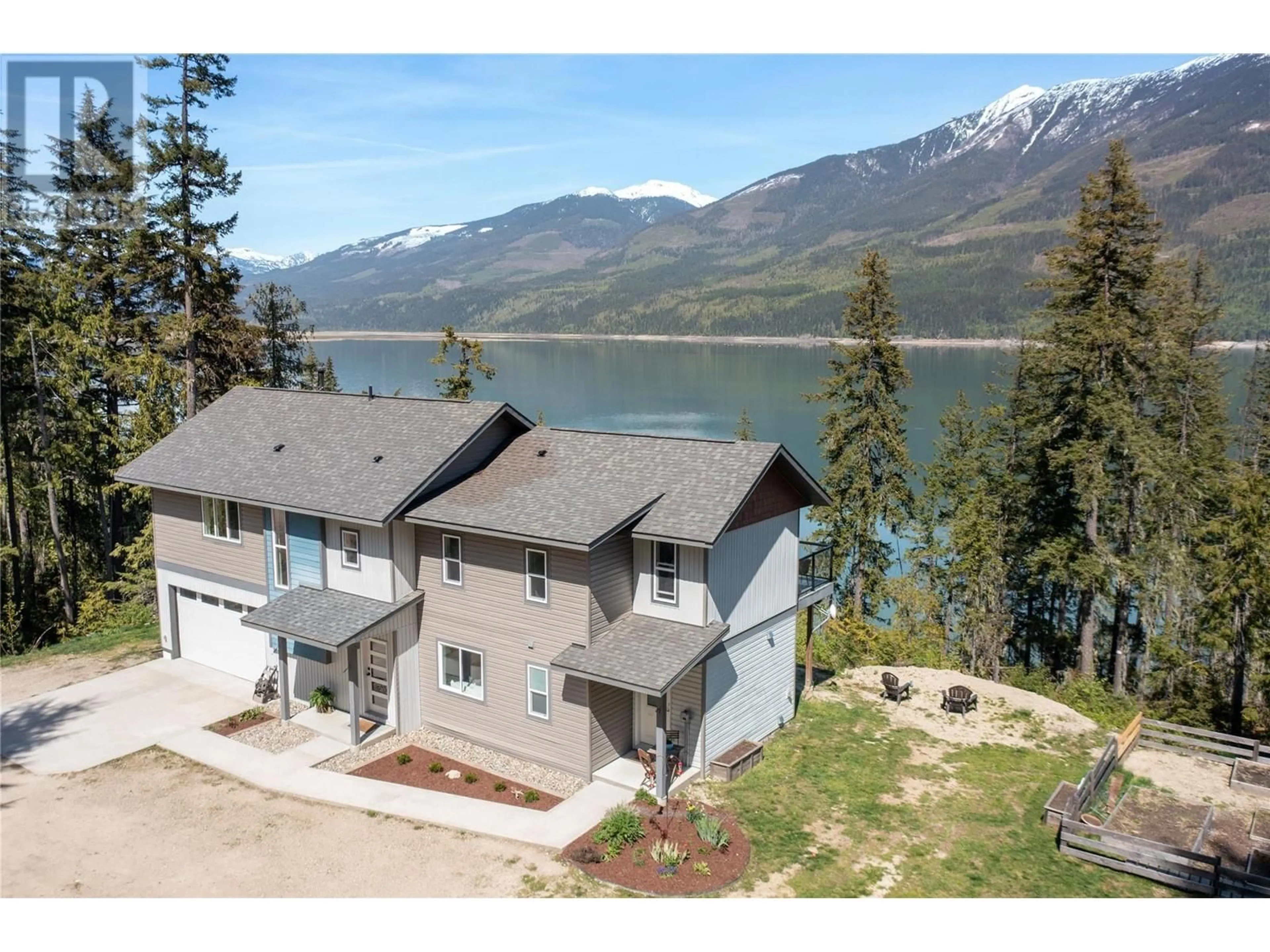 A pic from outside/outdoor area/front of a property/back of a property/a pic from drone, water/lake/river/ocean view for 8420 23 HIGHWAY SOUTH, Revelstoke British Columbia V0E3K0