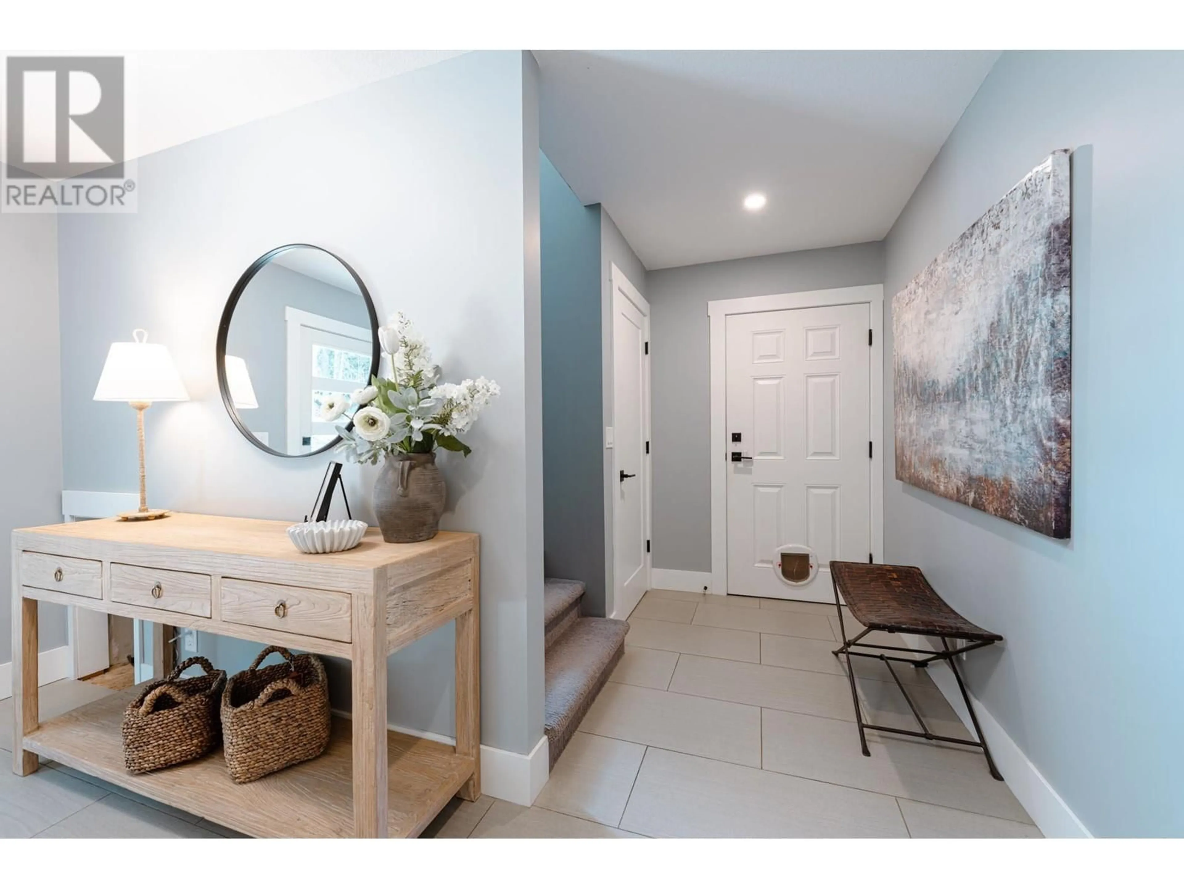 Indoor entryway for 8420 23 HIGHWAY SOUTH, Revelstoke British Columbia V0E3K0