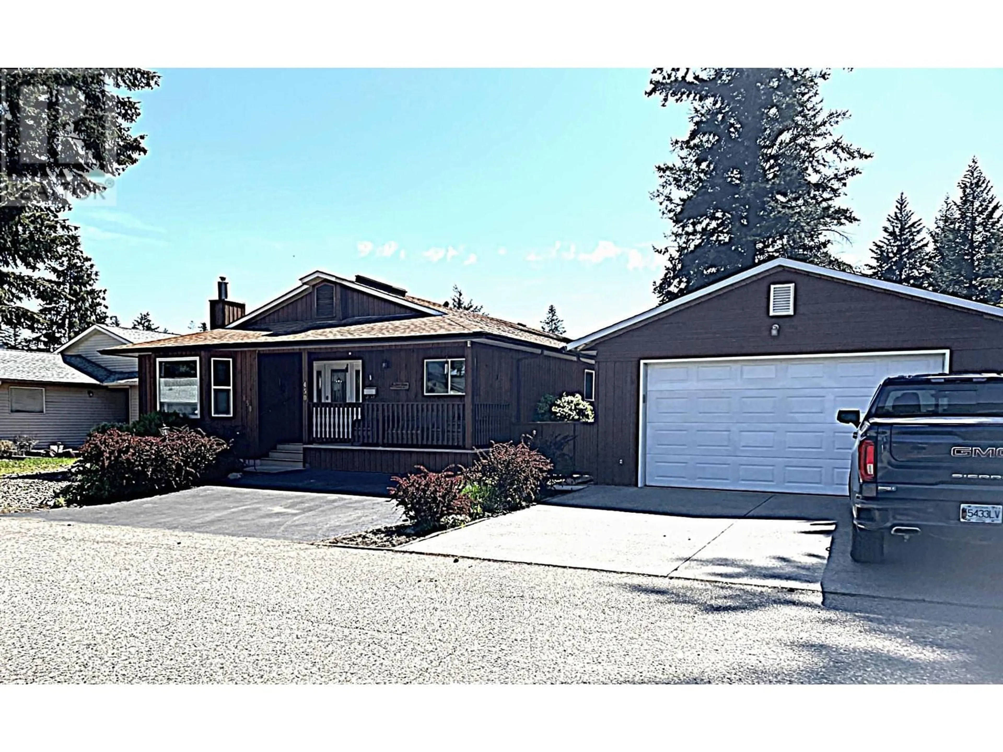 Home with vinyl exterior material, street for 450 IBIS AVENUE, Vernon British Columbia V1H2A1