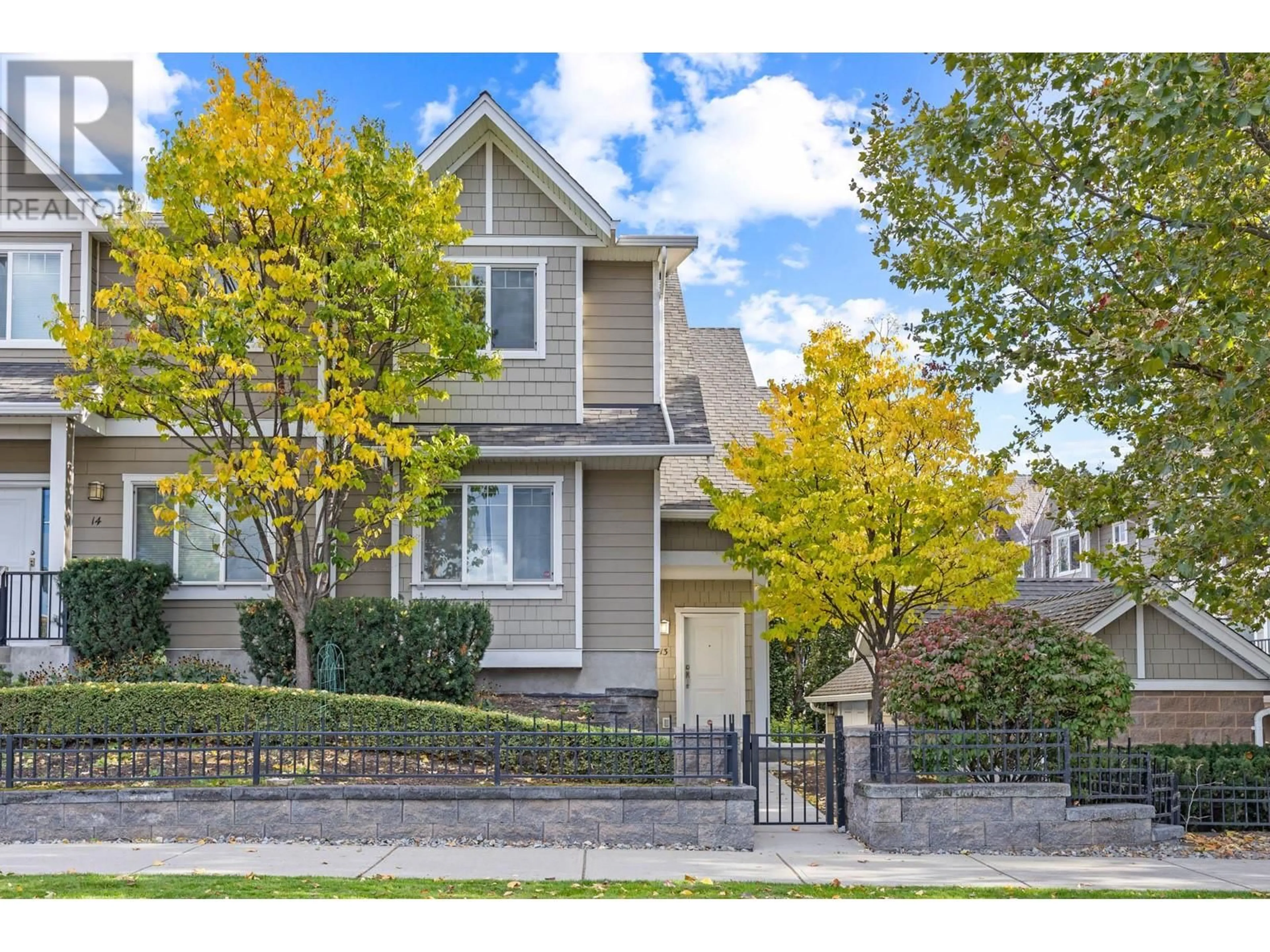Home with vinyl exterior material, street for 13 - 600 SHERWOOD ROAD, Kelowna British Columbia V1W5K1