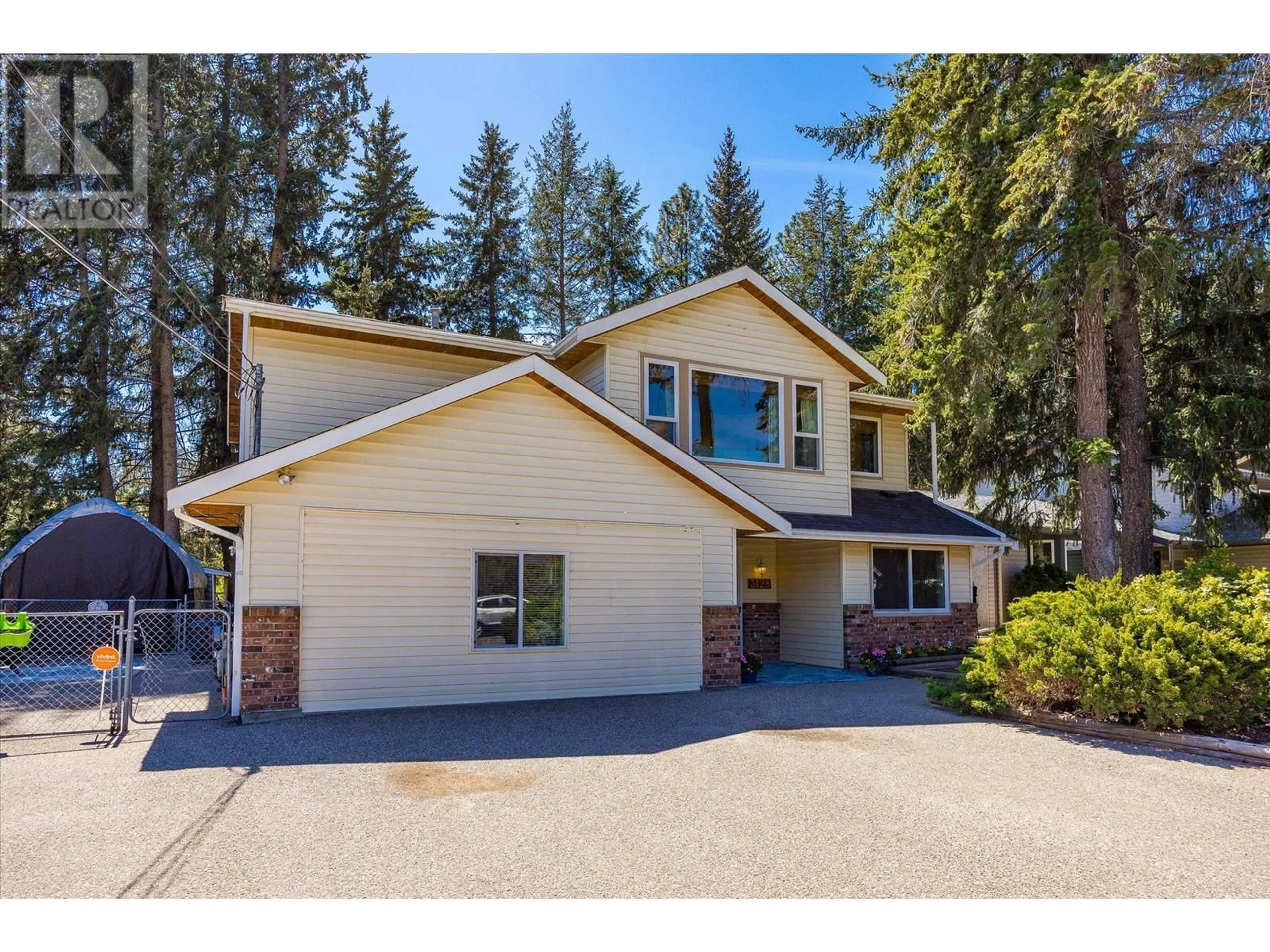 Home with vinyl exterior material, street for 3128 COVENTRY CRESCENT, West Kelowna British Columbia V4T1E8