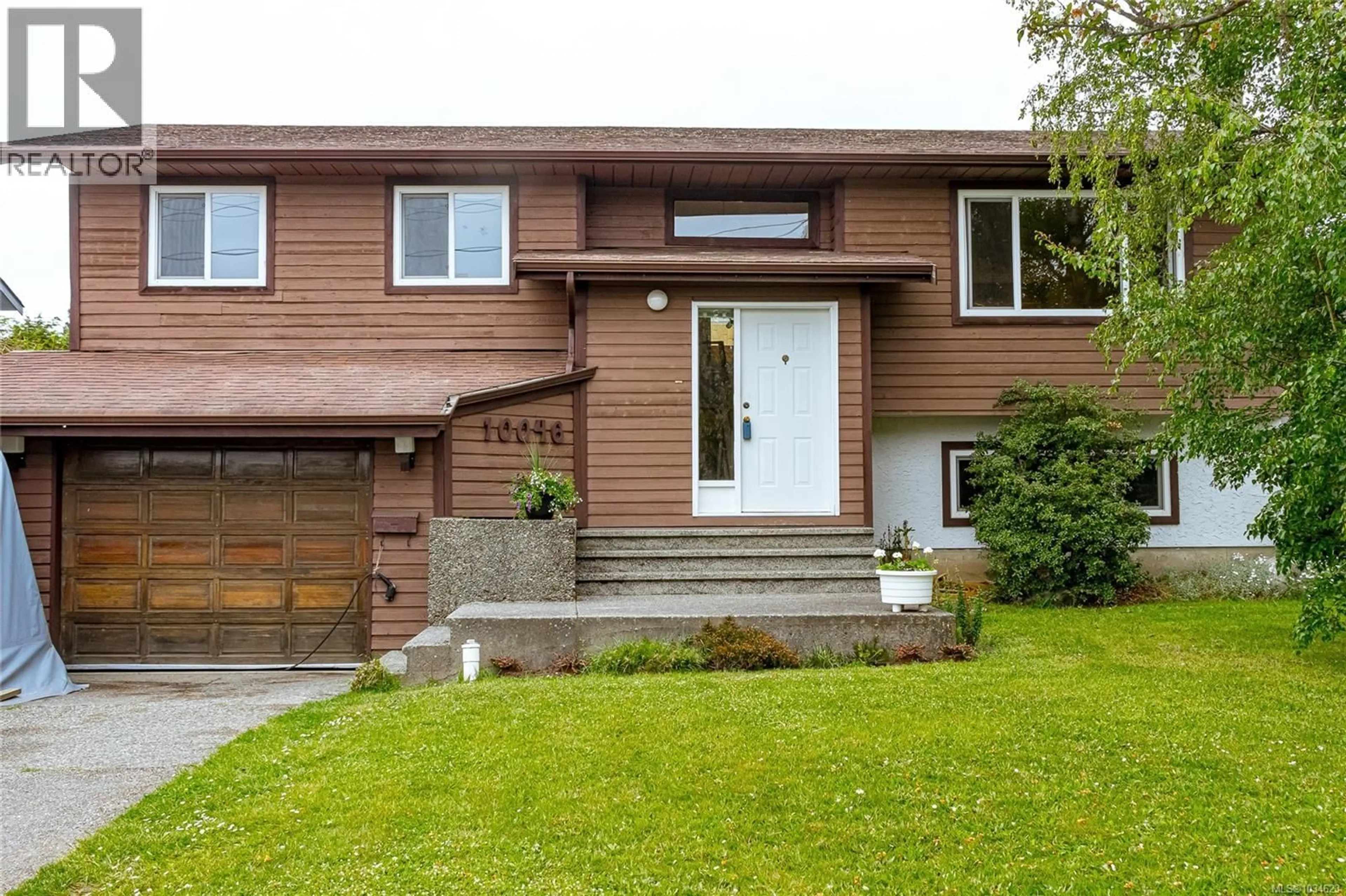 Home with vinyl exterior material, street for 10046 JUDSON PLACE, Sidney British Columbia V8L3M3