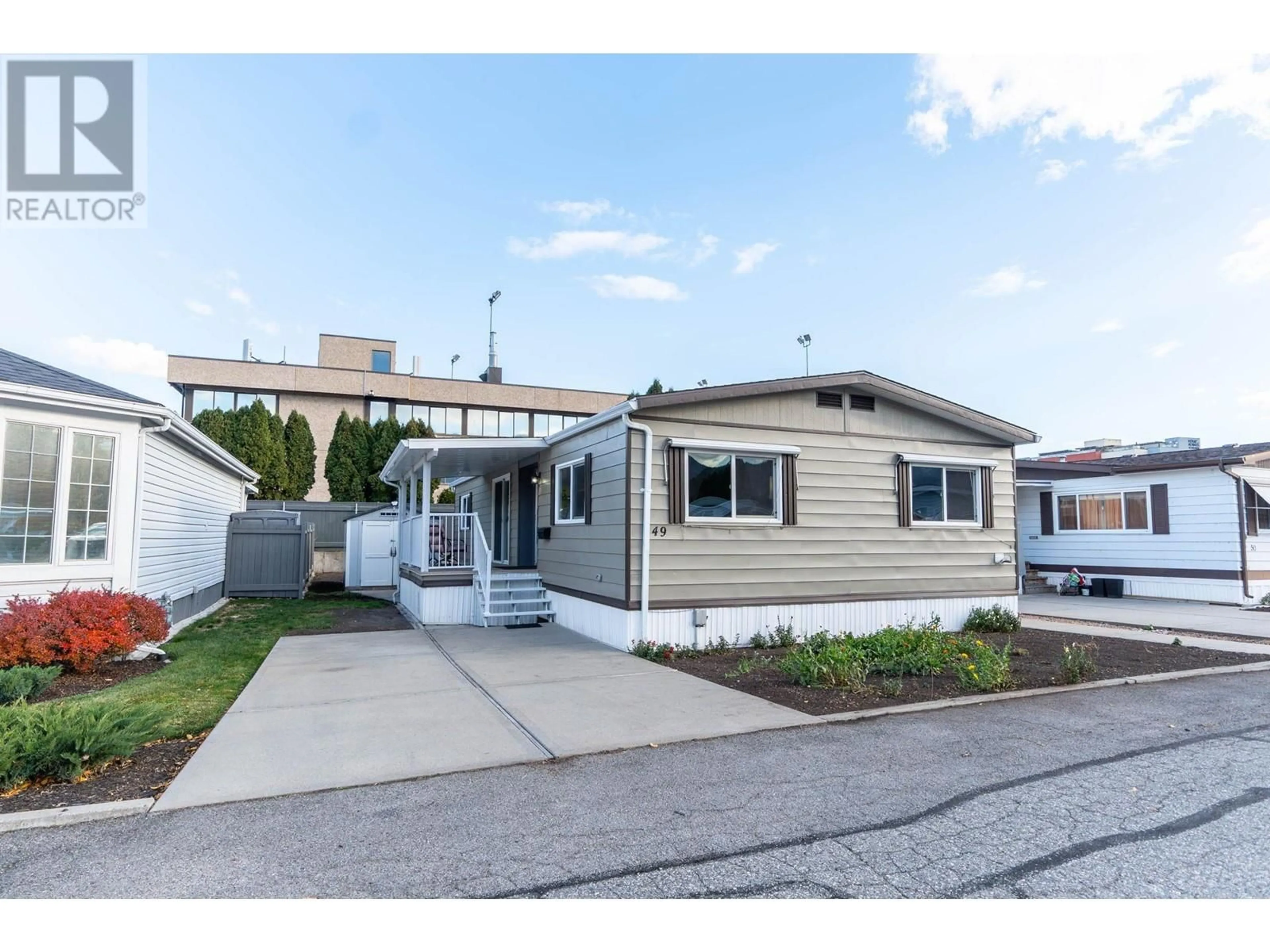 Home with vinyl exterior material, street for 49 - 999 BURNABY AVENUE, Penticton British Columbia V2A1G7