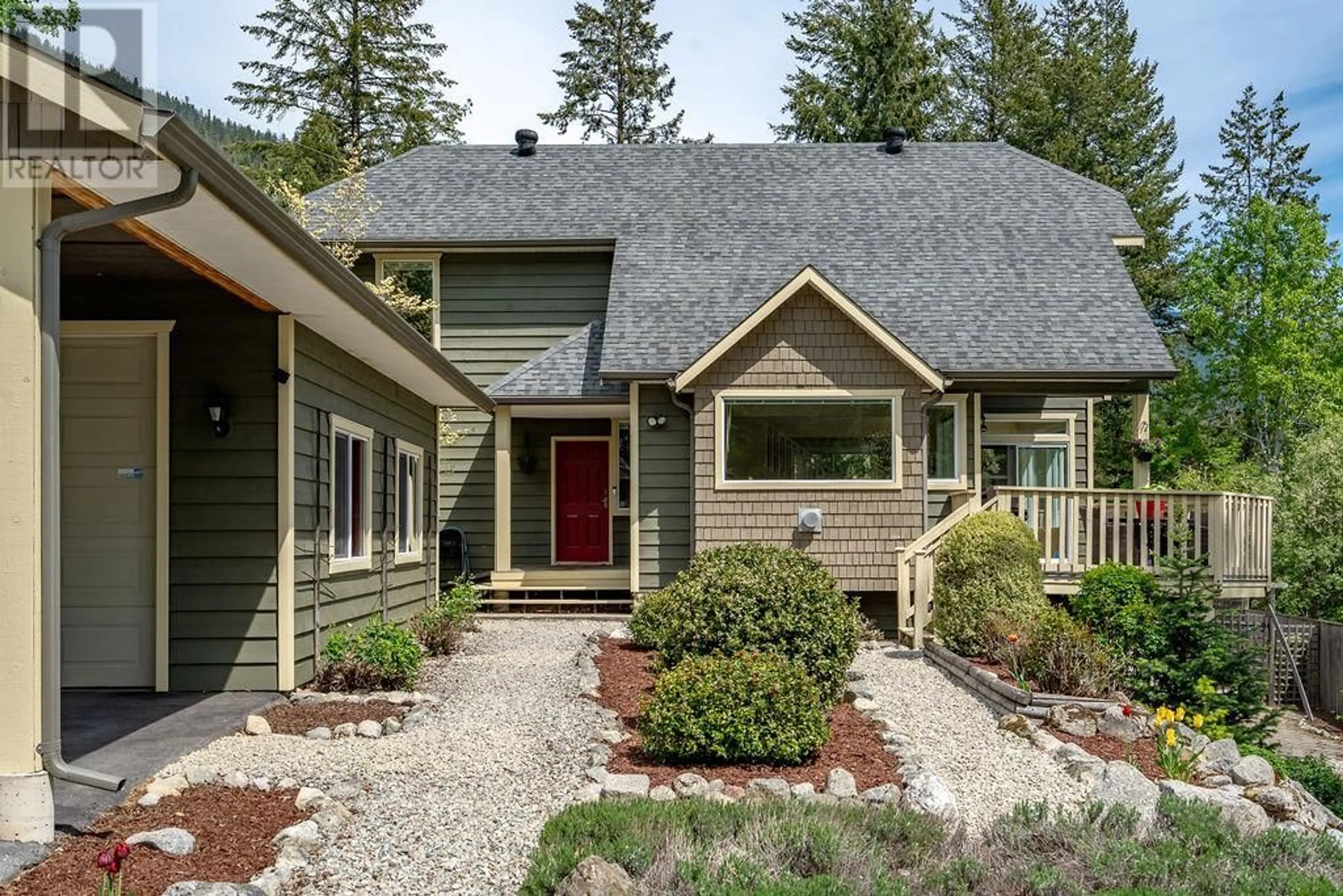 Home with vinyl exterior material, street for 3404 BODARD ROAD, Nelson British Columbia V1L6T3